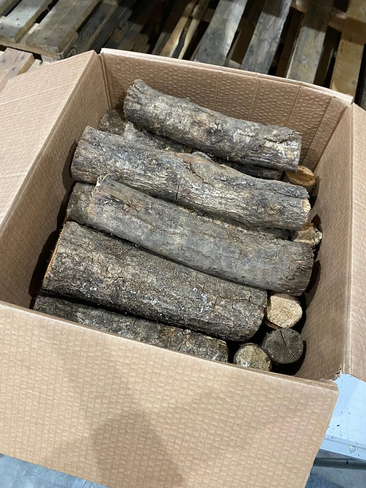 Jandei - Leña de Roble (24Kg) Tronco Mediano 30-40cm. Totalmente Seca, para Chimeneas, Barbacoas, Calderas, Estufas y Cocinas. Origen España, Marrón, JNM-0001