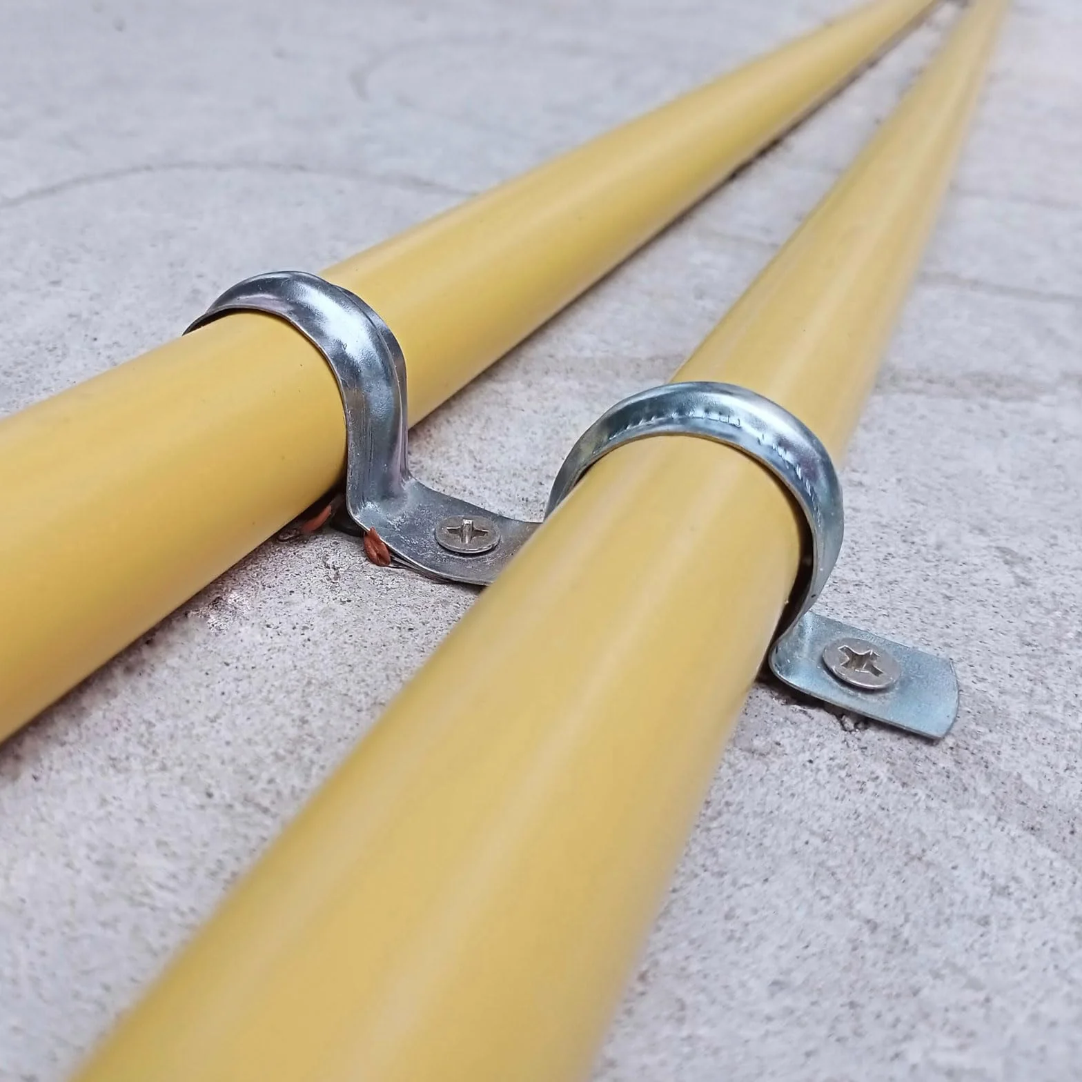 QUARKZMAN 5pcs Abrazaderas Conducción 6 Pulgadas 150mm Abrazadera Tubo En U M150 Correa Tubo Rígido Acero Inox Soporte En Forma U Con Dos Agujeros Para Fijación Tubo Manguera