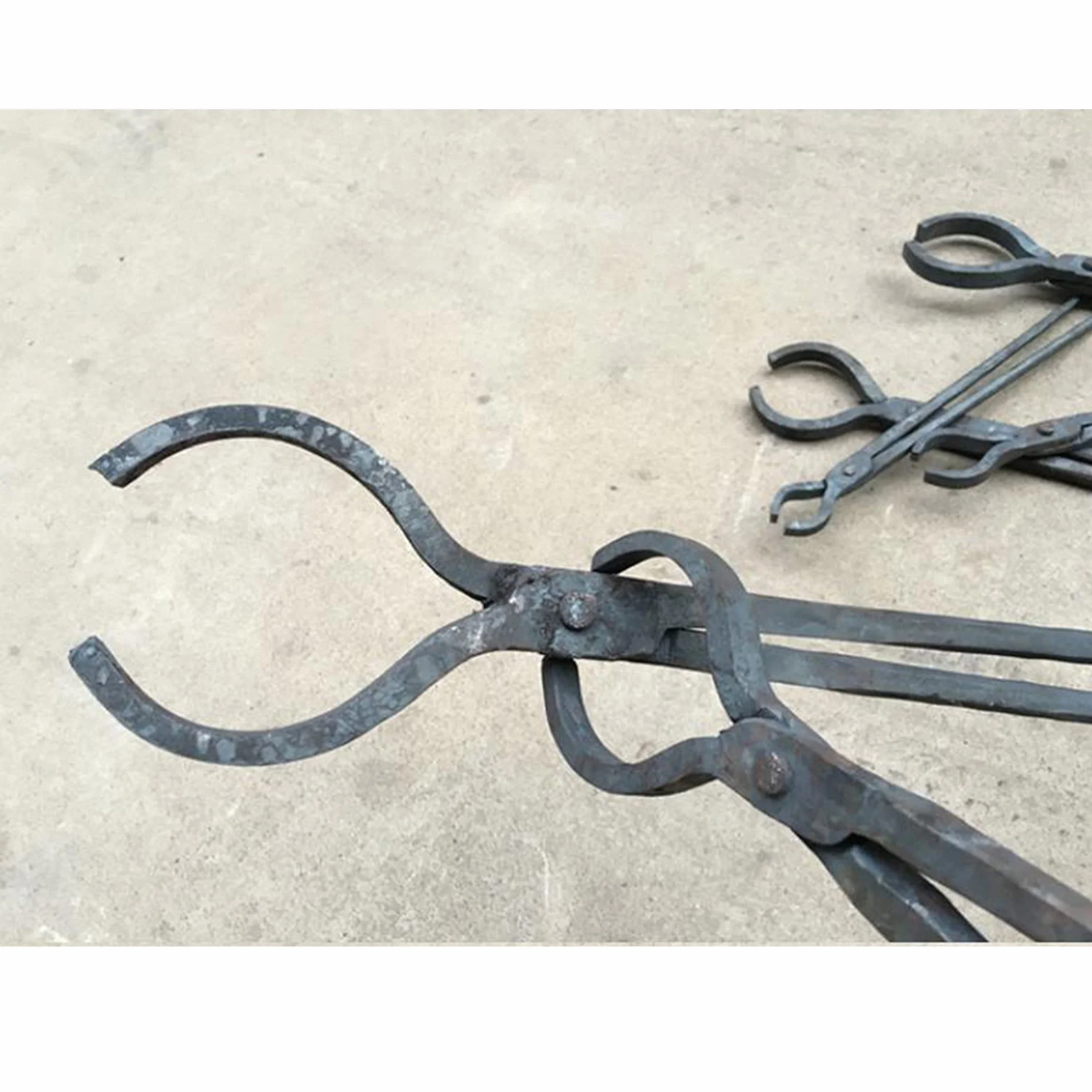 Tenaza de forja Pinzas de herrero de 440 mm Tenaza de forja de punta redonda para el yunque Fragua Tenaza de forja para Engineer Blacksmith Forge