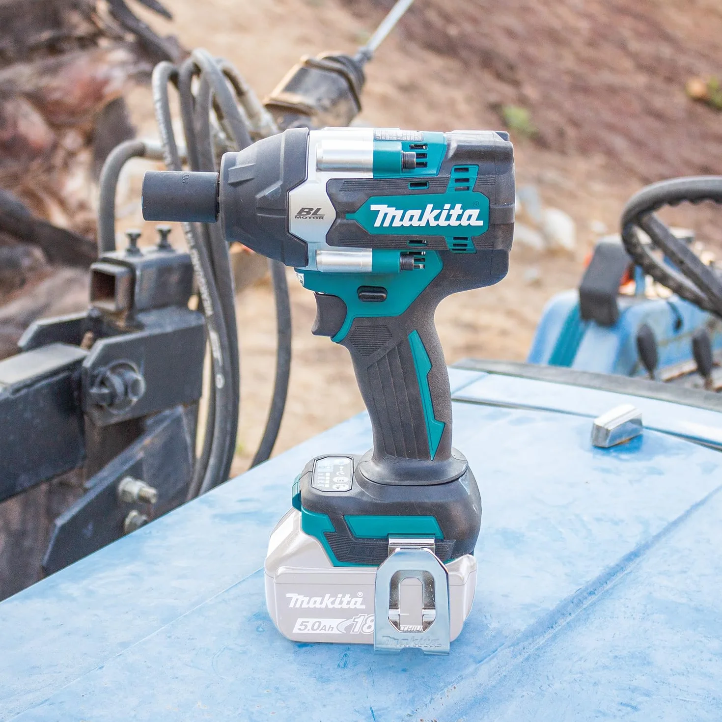 Makita DTW701Z Atornillador de impacto inalámbrico de 18 V (sin batería, sin cargador)