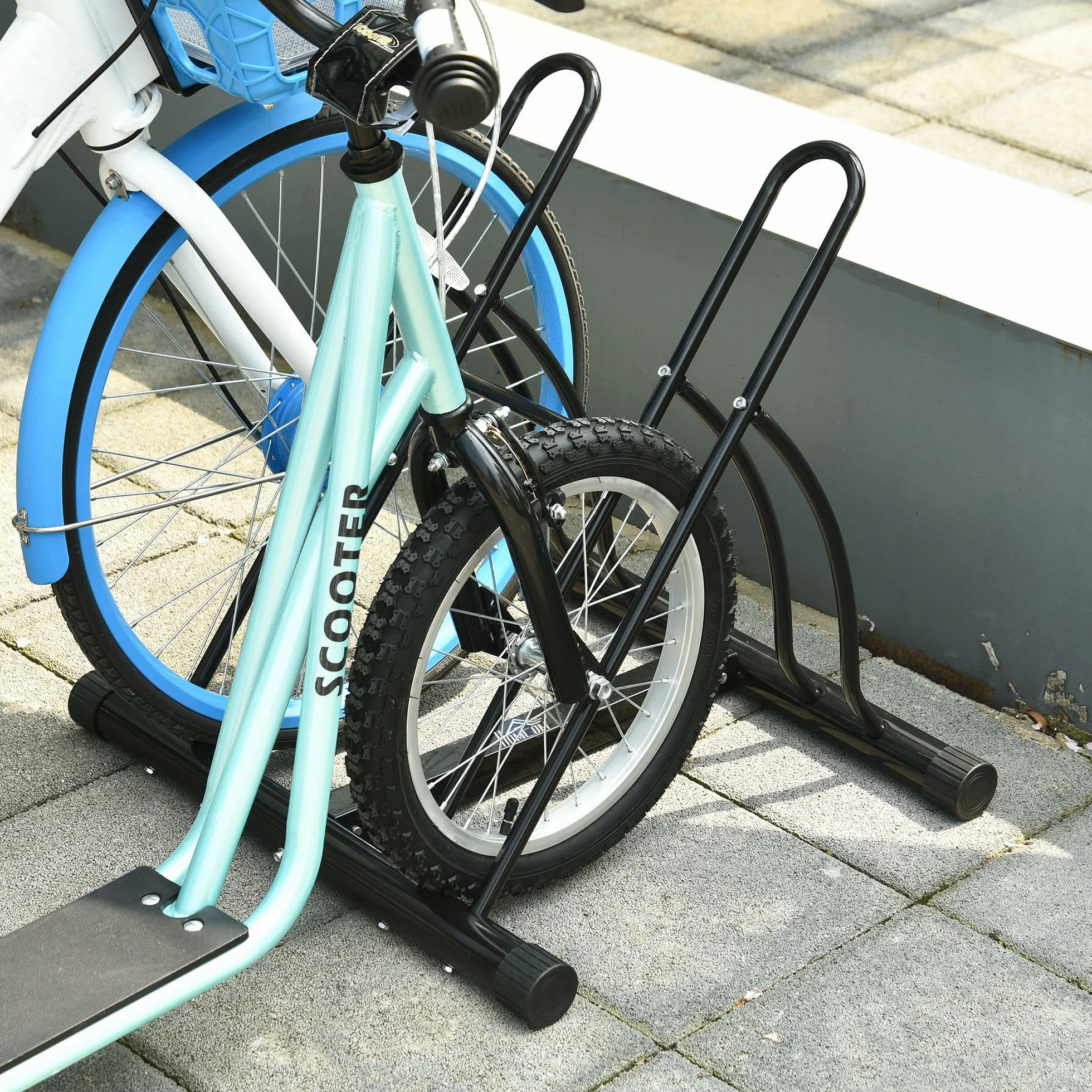HOMCOM Soporte para Aparcar 2 Bicicletas, Aparcamiento Estacionamiento para Bicis, Inferir 65mm de Ancho, Fácil de Montar, Almohadilla Antideslizante, Interior y Exterior, 60x54x57 cm, Negro