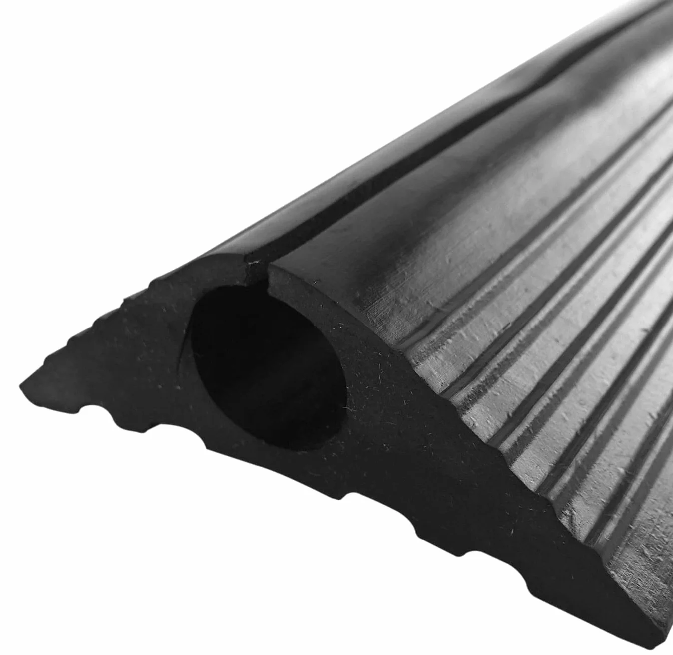 On1shelf Protector de cable de goma industrial para exteriores, negro 1 m, agujero de 20 mm