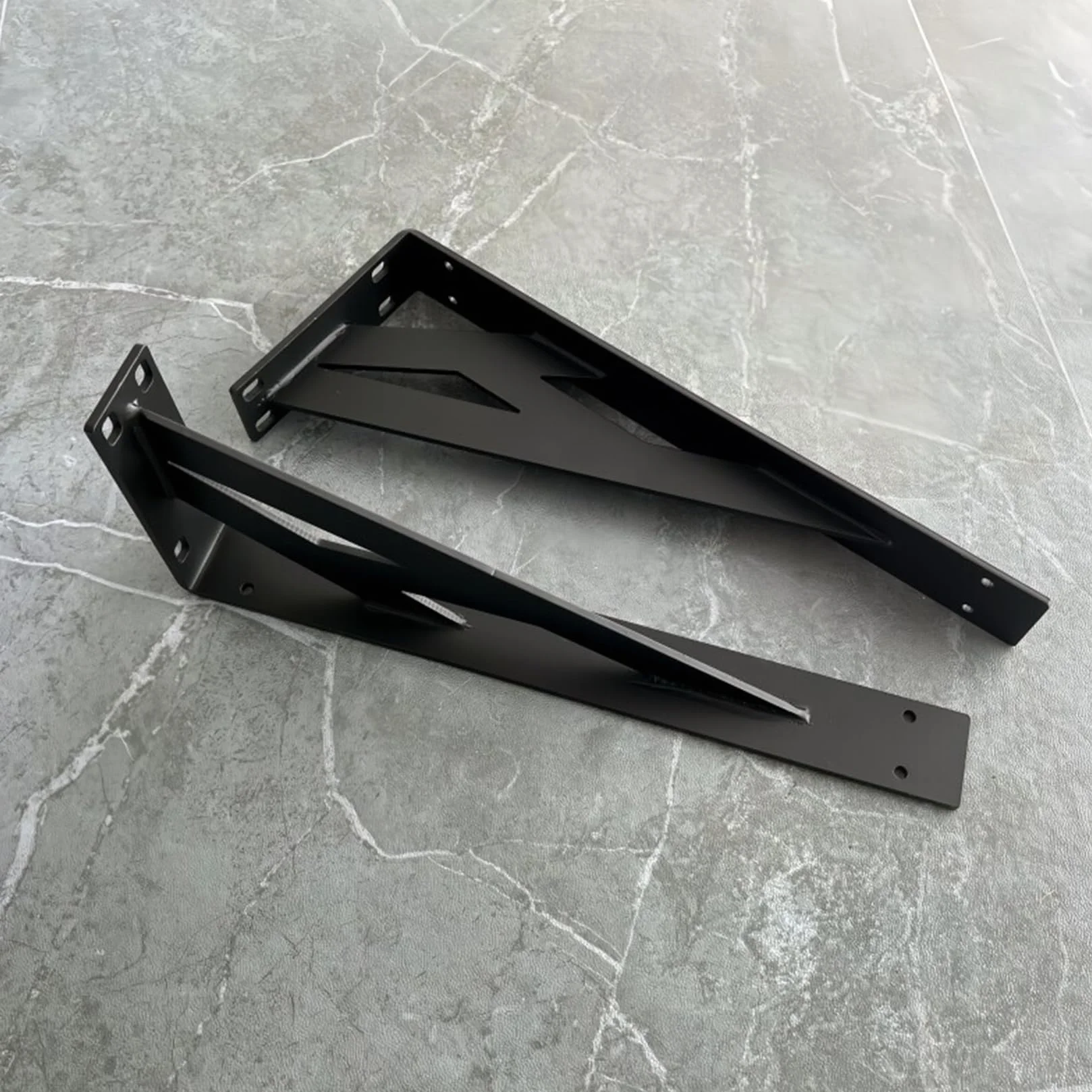 2 Piezas Soportes para Estantes de Pared, Escuadra para Estanterías,Soporte para Estanterías Pesados,Soportes Estantes Triangulares de 90 Grados Angular,con Tornillos (60cm)