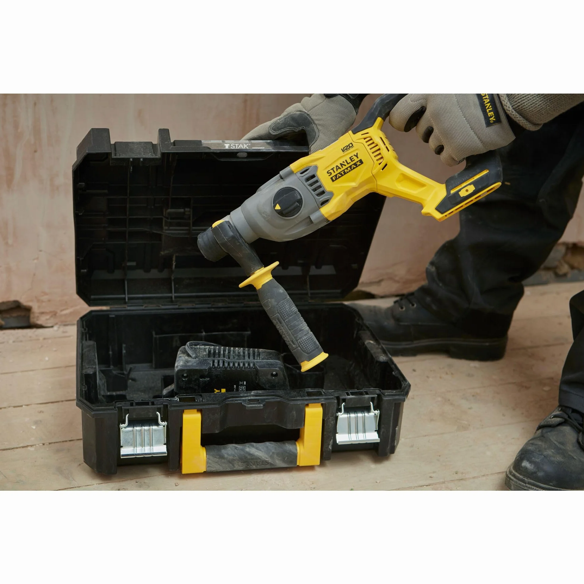 STANLEY FATMAX Martillo SDS-Plus V20 18V, Motor Sin Escobillas, 2J Impacto, 3 Modos (rotativo, percutor y cincelador), Incluye: 2 Baterías 4.0Ah, Cargador, Maletín PRO-STACK, SFMCH900M22-QW
