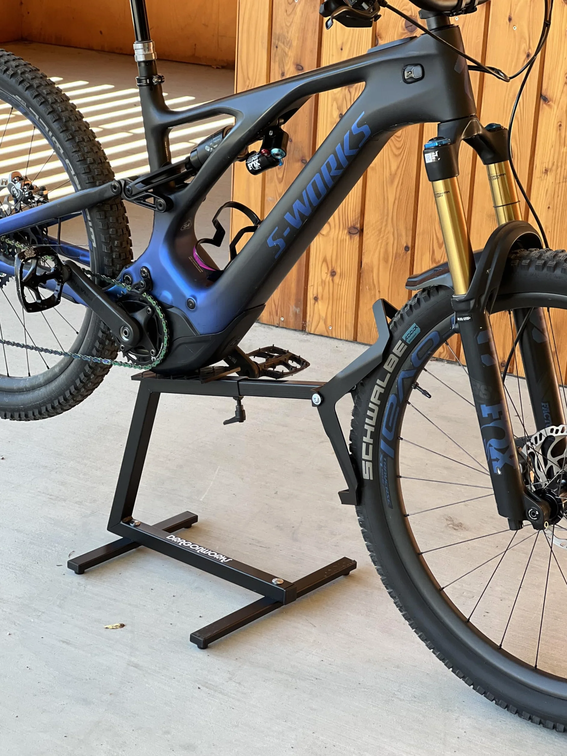 DRAGONWORKS MX Soporte Bicicleta Eléctrica - Soporte Bicicleta para MTB y E-Bike 27,5 - 29”, Rueda Trasera Giratoria para Mantenimiento y Limpieza, Capacidad 45 kg