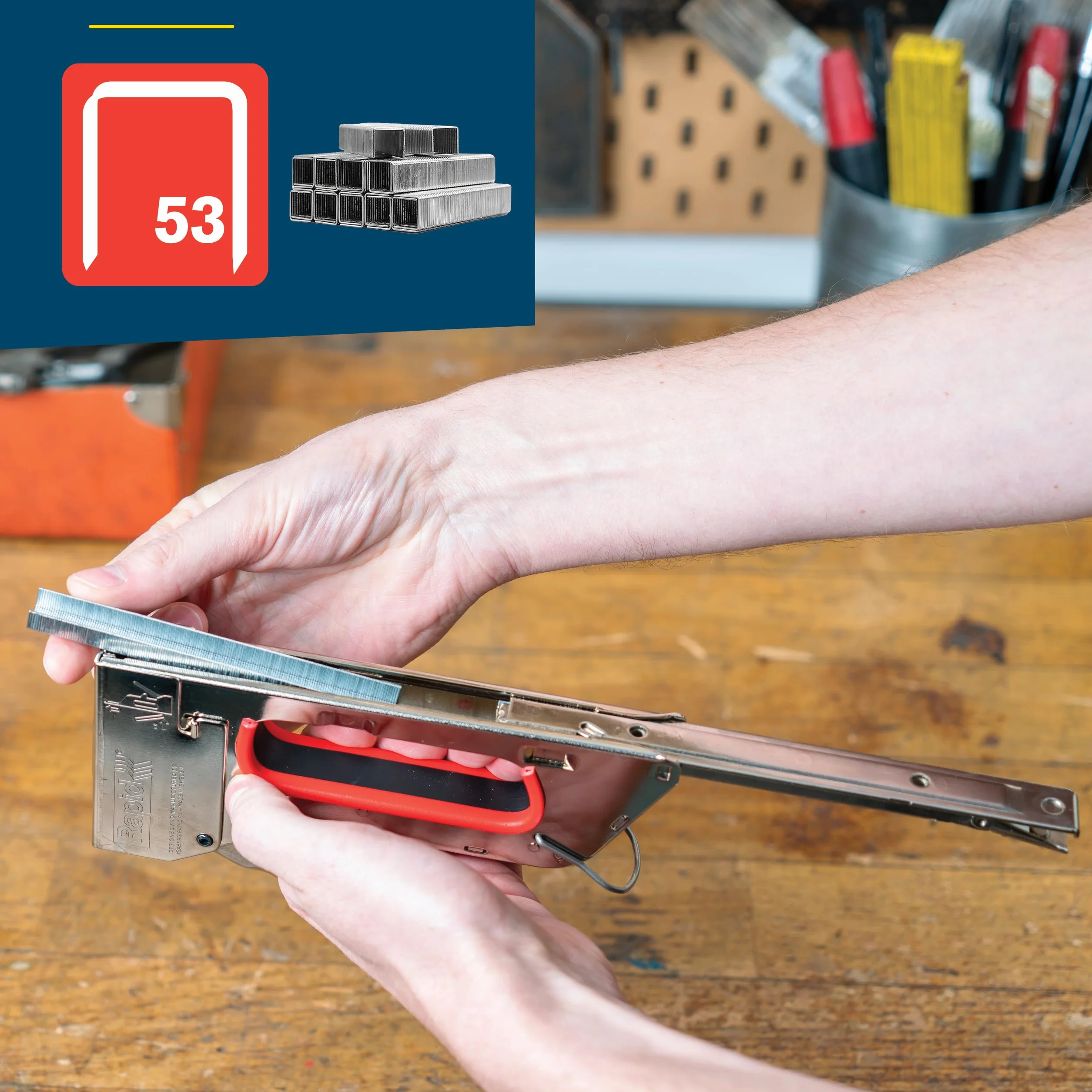 Rapid Grapadora Profesional Manual R153 PRO para Grapas No. 53, Grapadora para Tapicería con Empuñadura Ergonómica, 100% Acero, Sencillo Sistema de Carga, Fabricada en Suecia (5001665)