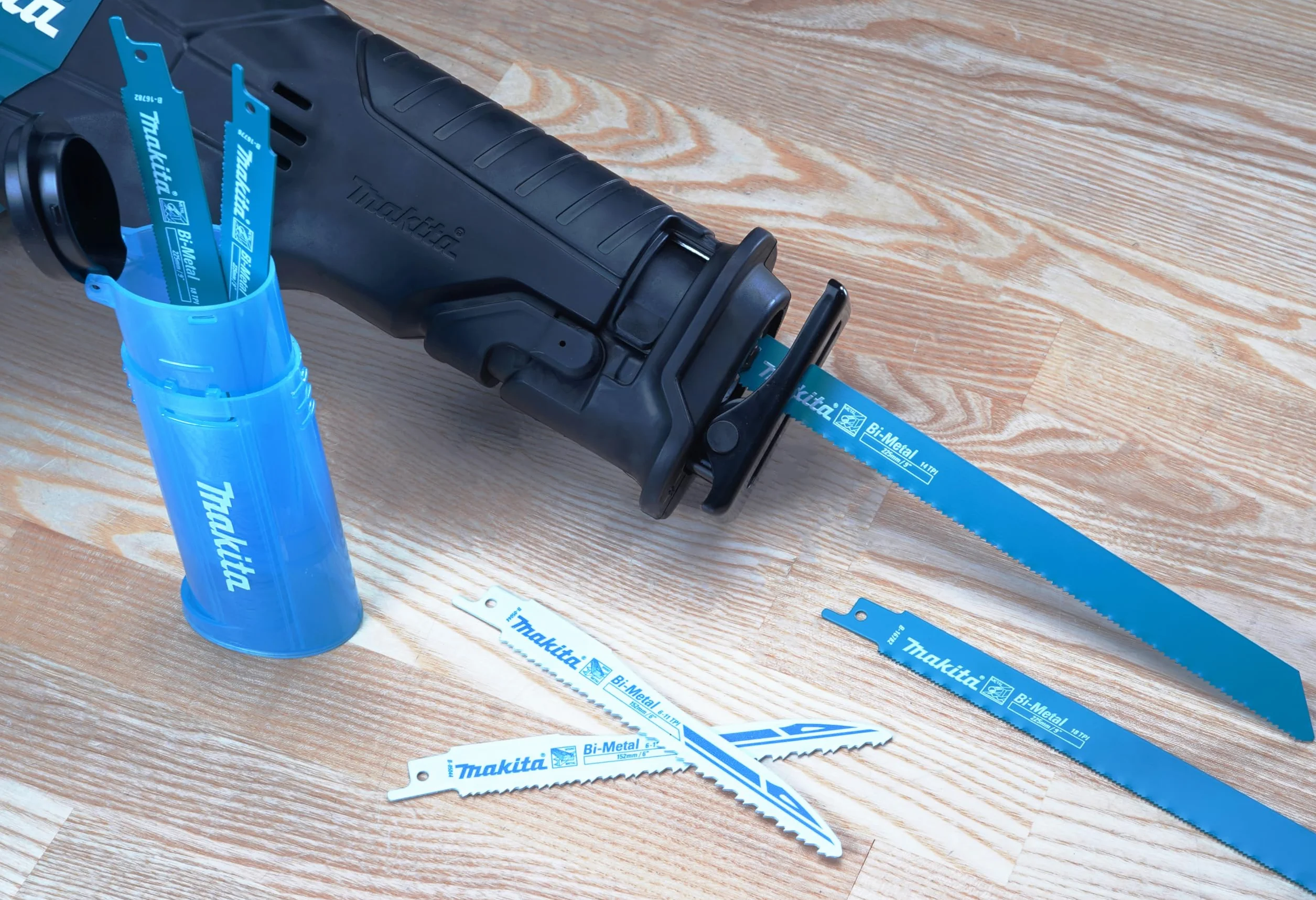Estuche de sierras de sable Makita B-44448 6 unidades.