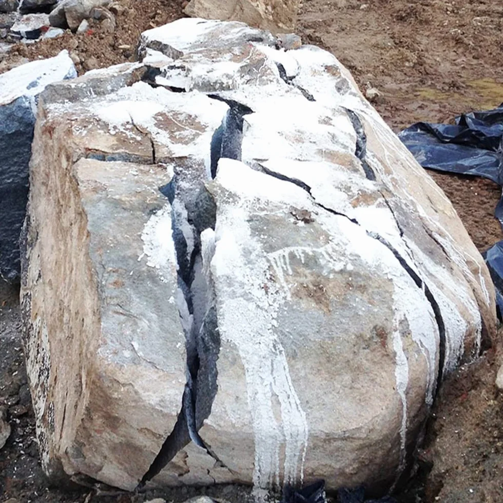 Cemento Demoledor Expansivo (20 kgs) - Demoliciones seguras y silenciosas, sin explosivos, de construcciones de piedra, muros, hormigón... - Sopgal