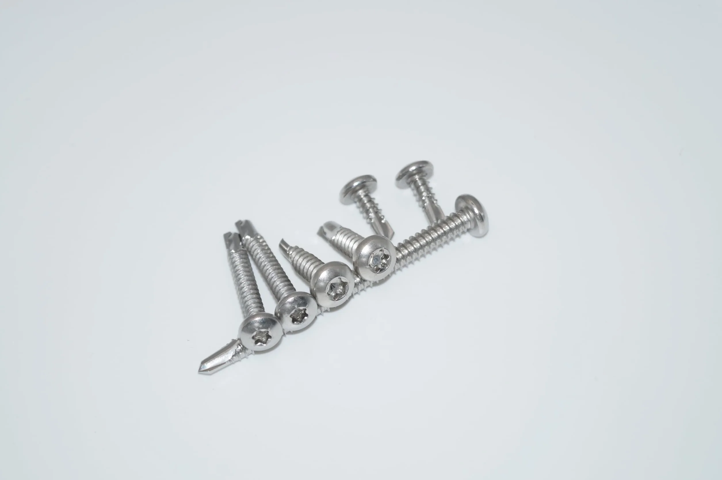 Tornillos de perforación 4,8 x 80, 60 unidades, tornillos de cabeza alomada TX – Forma M, acero inoxidable A2/V2A, tornillos autorroscantes DIN 7504/ISO 15480 – inoxidable