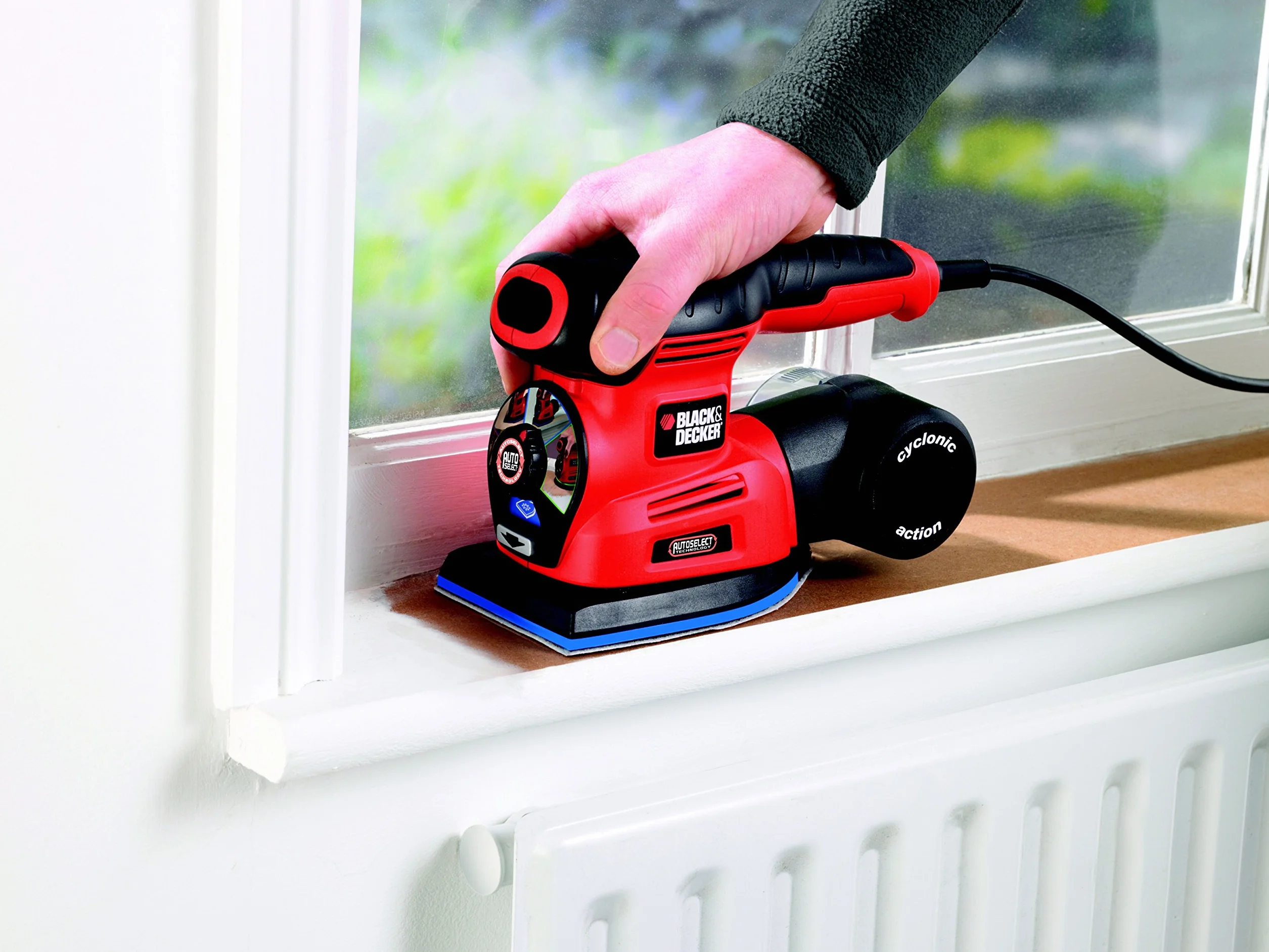 BLACK+DECKER Multilijadora 220W 4-en-1 Autoselect, velocidad 8500-13000 opm, incluye 22 accesorios y maletín, fijación de papel de lija tipo velcro, extracción de polvo ciclónica, KA280LK