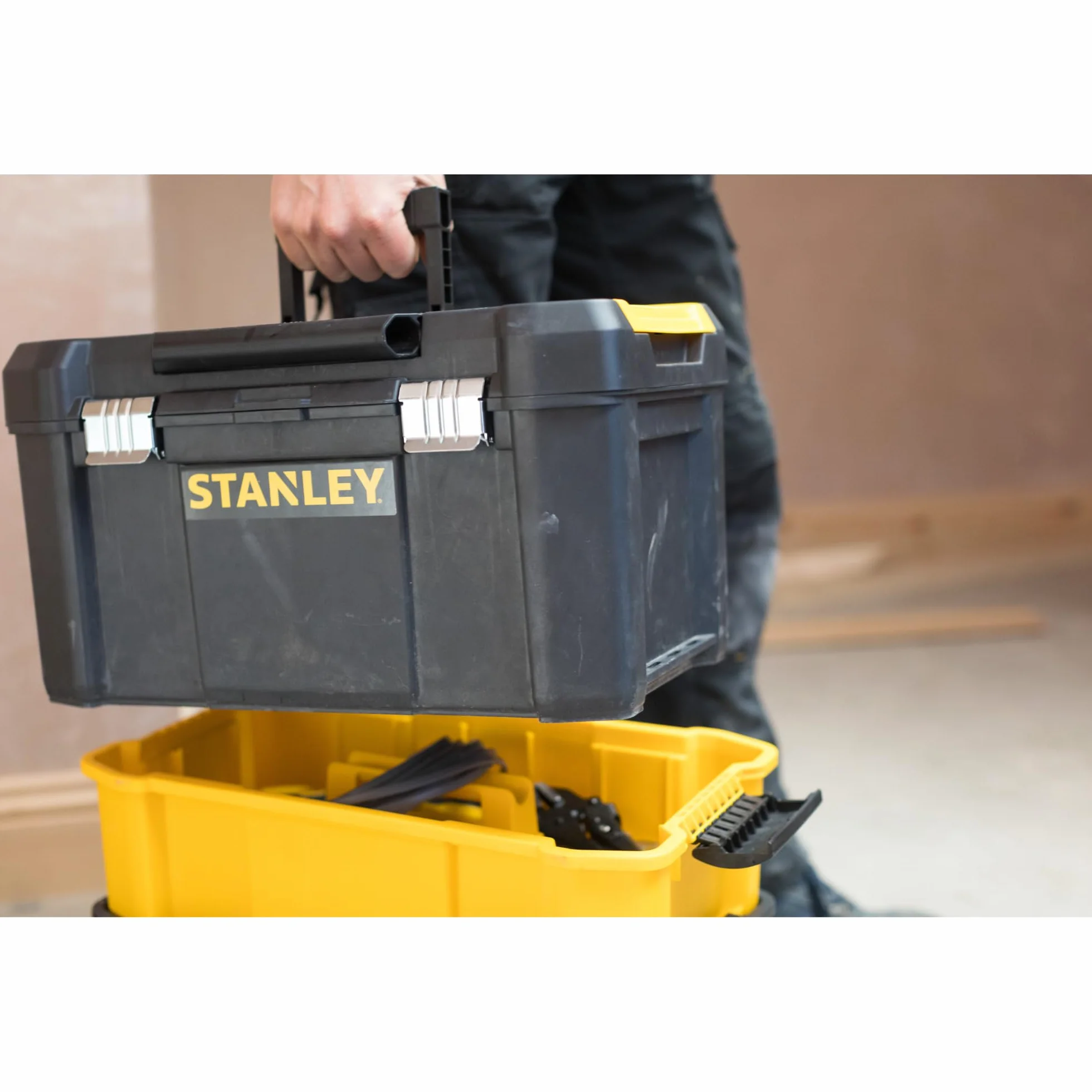 STANLEY Caja de Herramientas Rodante Esencial, Taller Móvil 3 en 1 con Unidades Apilables, Solución Portátil para Herramientas, STST1-80151.