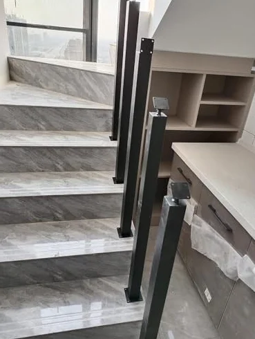 Ejes de barandilla de metal ajustables, balaustres cuadrados modernos de 270° para interiores y exteriores, terraza, porche, hormigón y escalones de madera