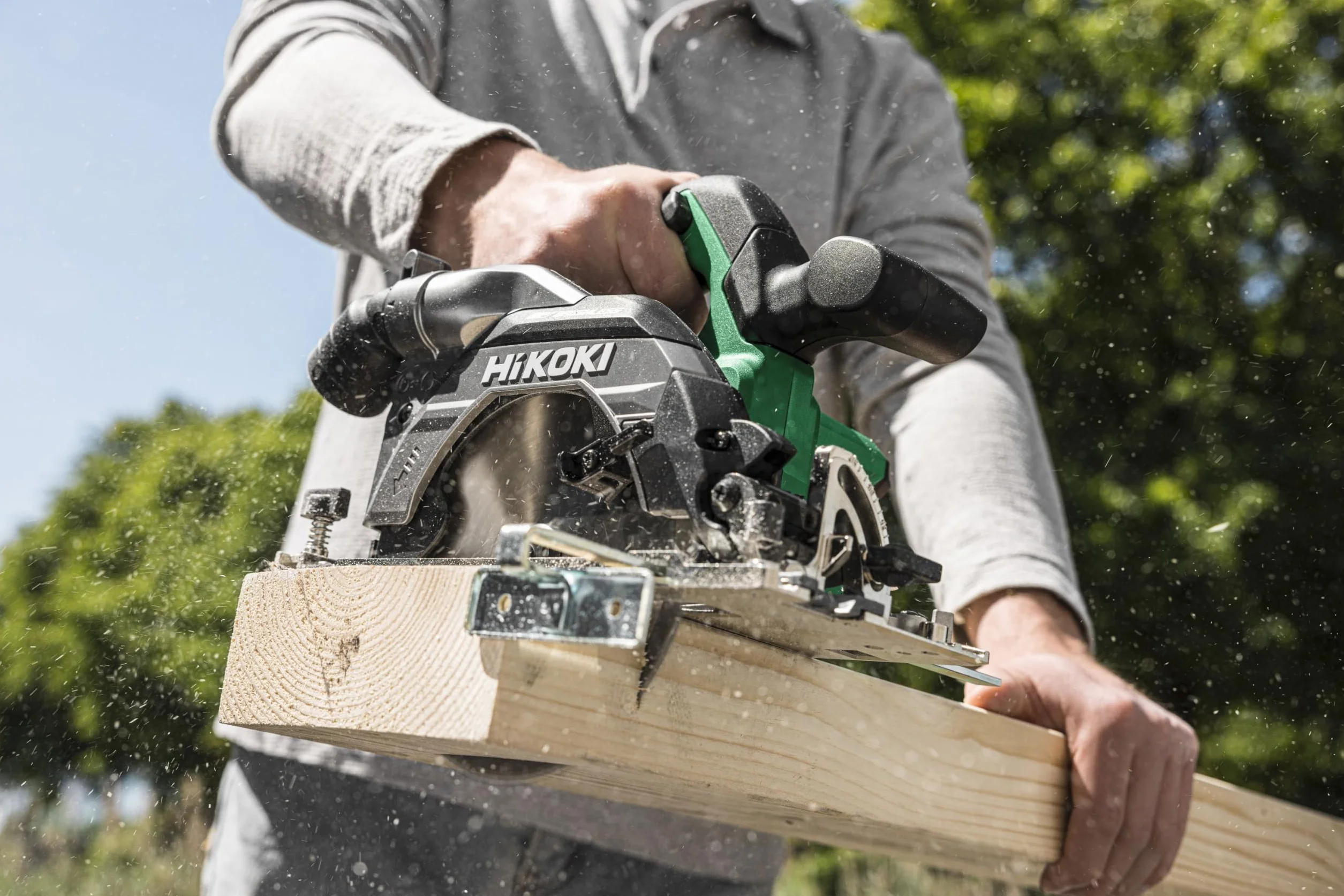 HiKOKI C3606DB Sierra Circular a Batería, 36V, Motor Brushless, Ø 165 mm | Sin batería ni cargador, corte 66 mm a 90°, función automática, LED doble, incluye maletín HSC IV y guía paralela