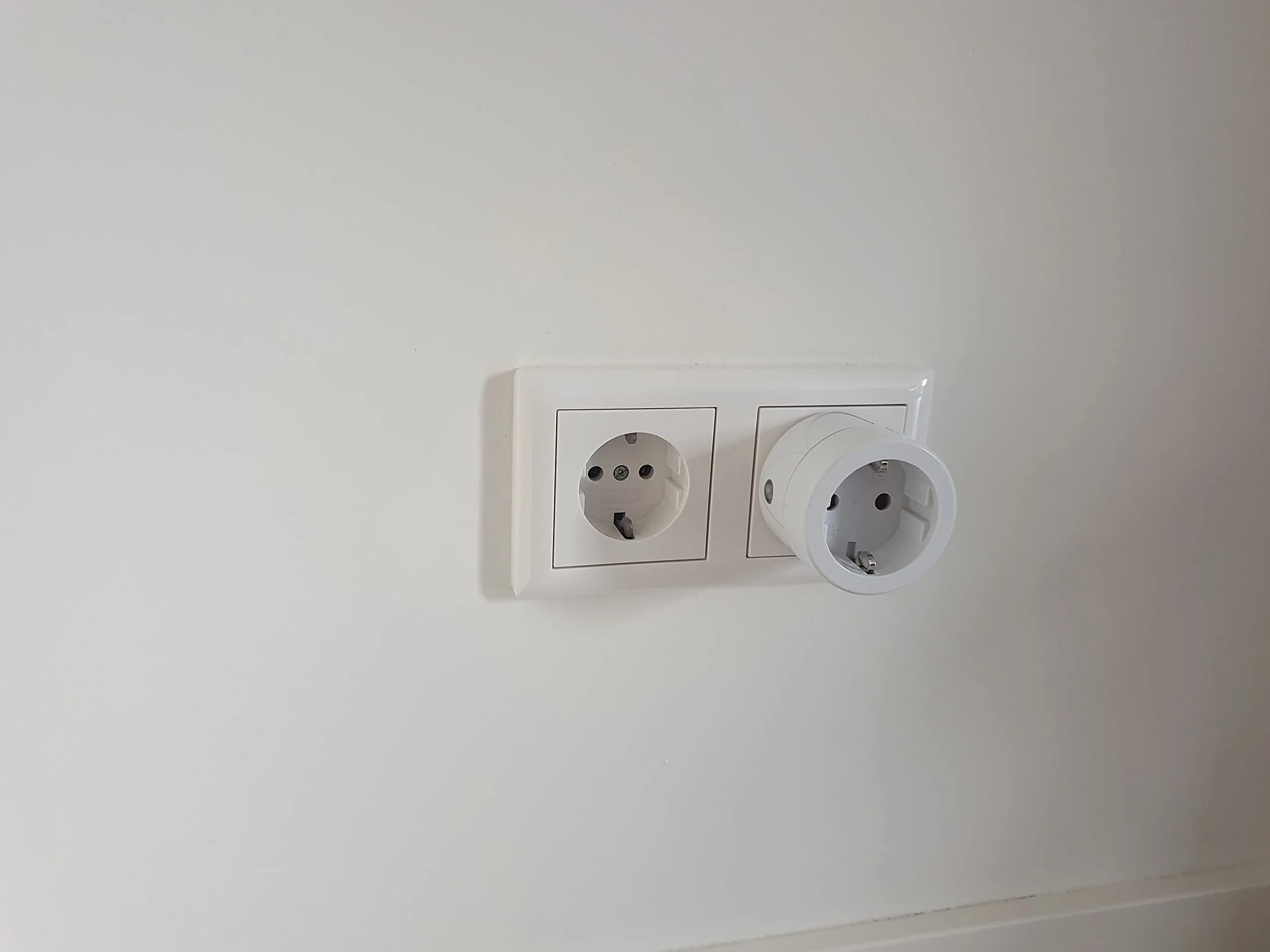 SEC 24 enchufes radiocontrolados con mando a distancia, enchufe radiocontrolado de 3680 vatios, enchufe conmutable programable, 6 enchufes con 2 mandos a distancia, blanco | con Interruptor,Programador,Tomada, para Decoración Navideña de Interior y Electr