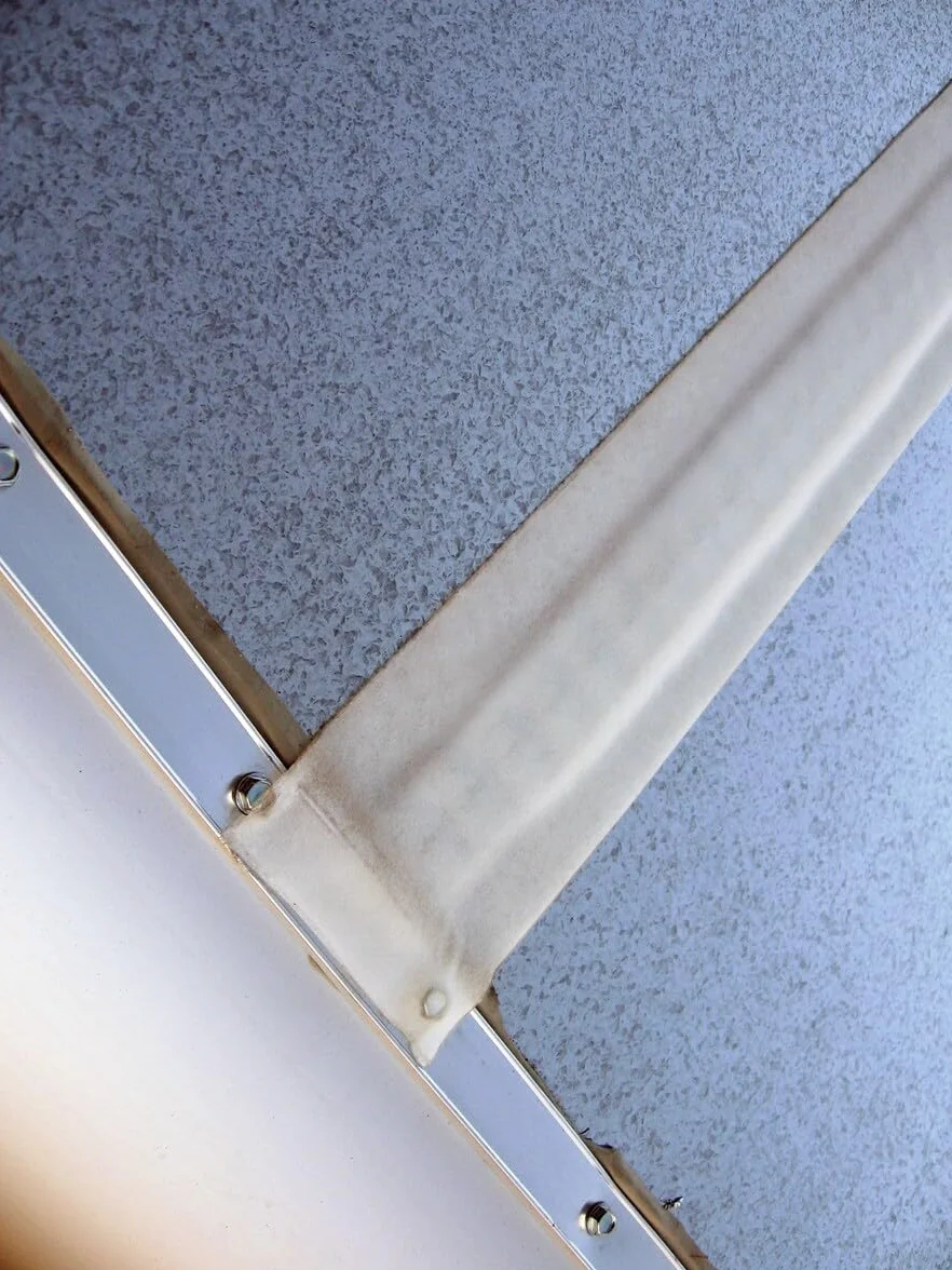3M Cinta selladora 4411N - se adhiere a muchos metales y plásticos sin gotear, rezumar ni dejar residuos - 50mm x 5.5m, translúcido, espesor 1.0mm (1 unidad)