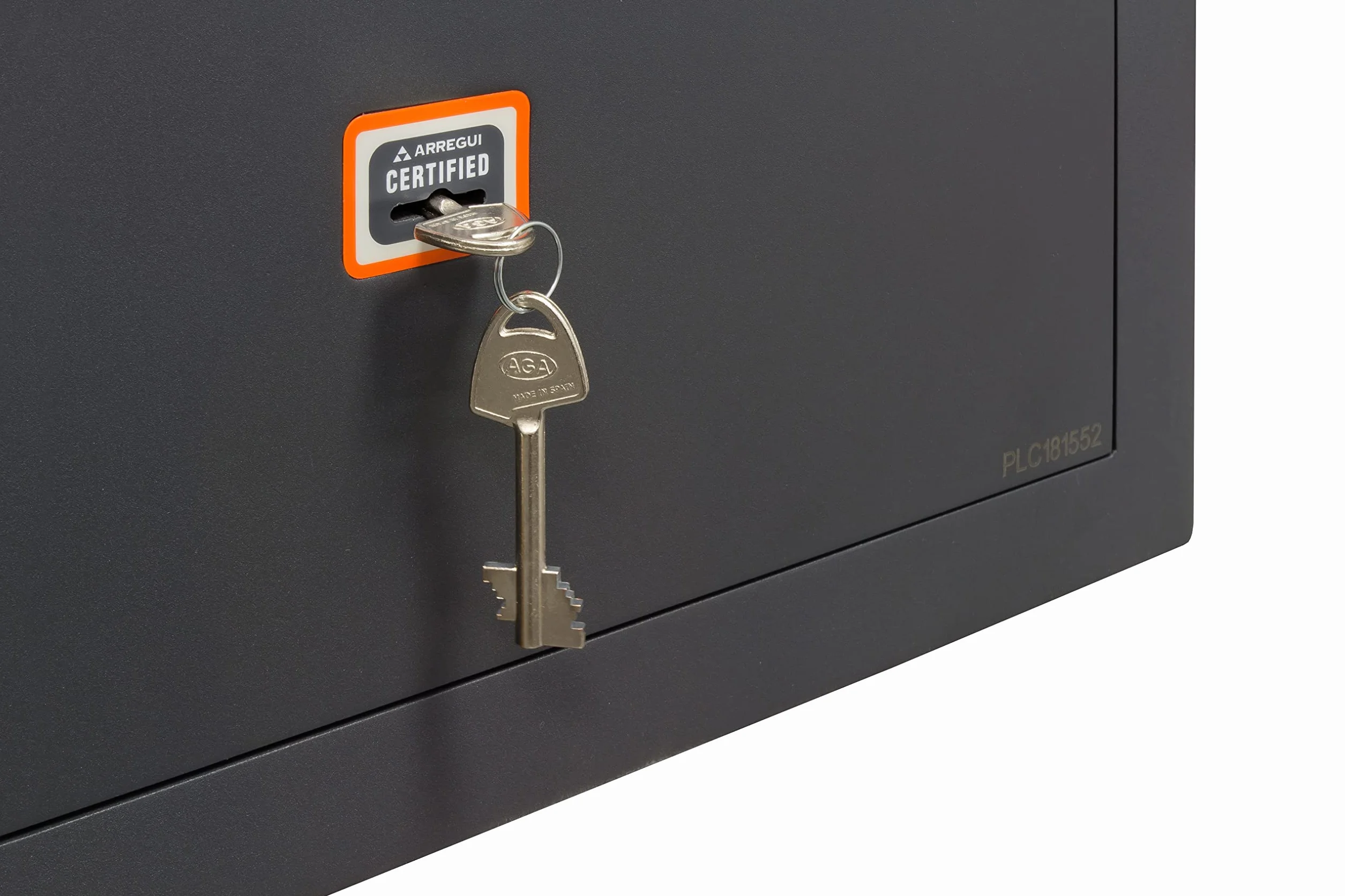 ARREGUI Plus C Caja fuerte de acero con llave | Caja de seguridad con apertura certificada de llave | Caja para casa y negocio, fácil de usar, alto nivel de seguridad (23 L - 27 x 38,5 x 30 cm)