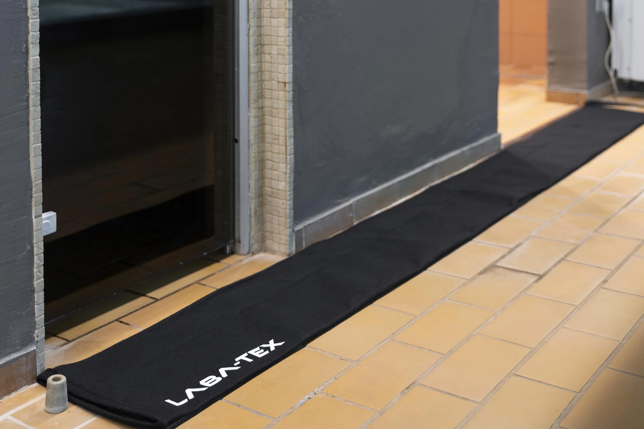 Barrera de protección contra inundaciones 300 x 25 cm, sacos de arena activados sin arena para puerta, sótano y garaje, tope de agua con absorción de 30 L