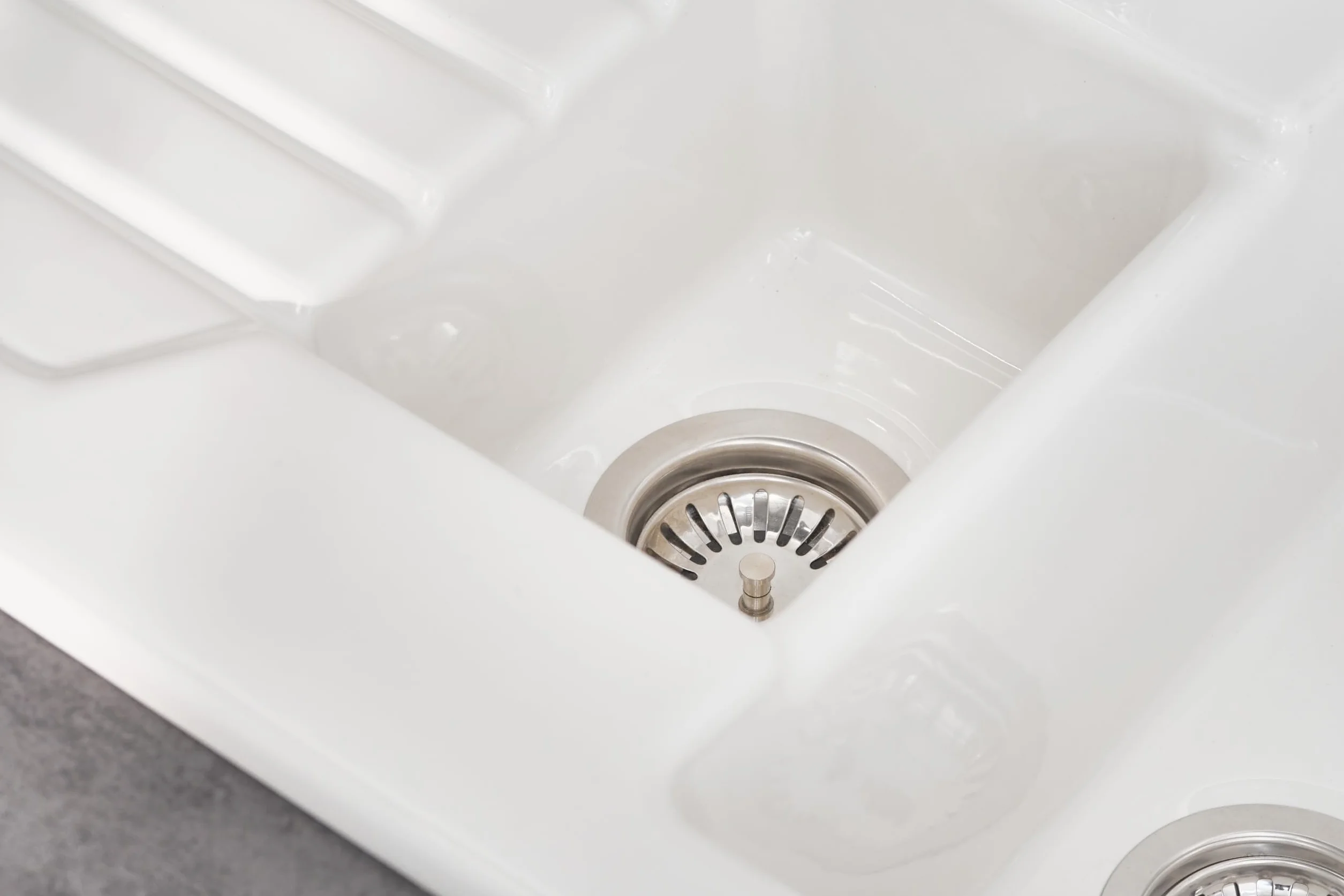 JACOB DELAFON Fregadero Cerámico de Cocina con 1,5 Pozas Muy Duradero e Higiénico Fácil Limpieza y Mantenimiento Reversible (Grifería a Izquierda o Derecha) Medidas 100x50 cm Color Blanco ESC02-00