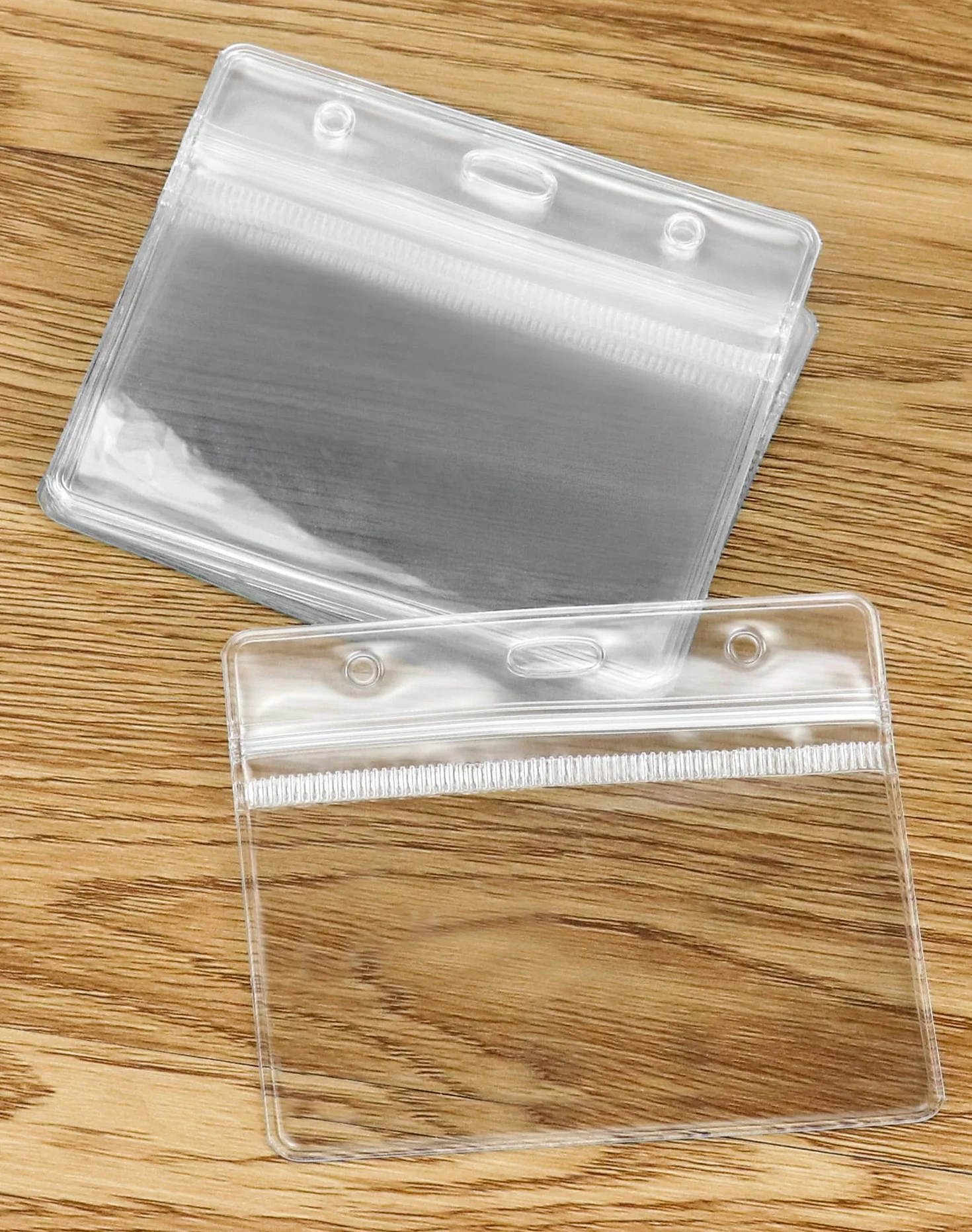 QWORK Paquete de 100 Tarjeteros Horizontales 100x82 mm Funda de Tarjeta de Identificación Transparente para Tamaño de Tarjeta 88x55 mm