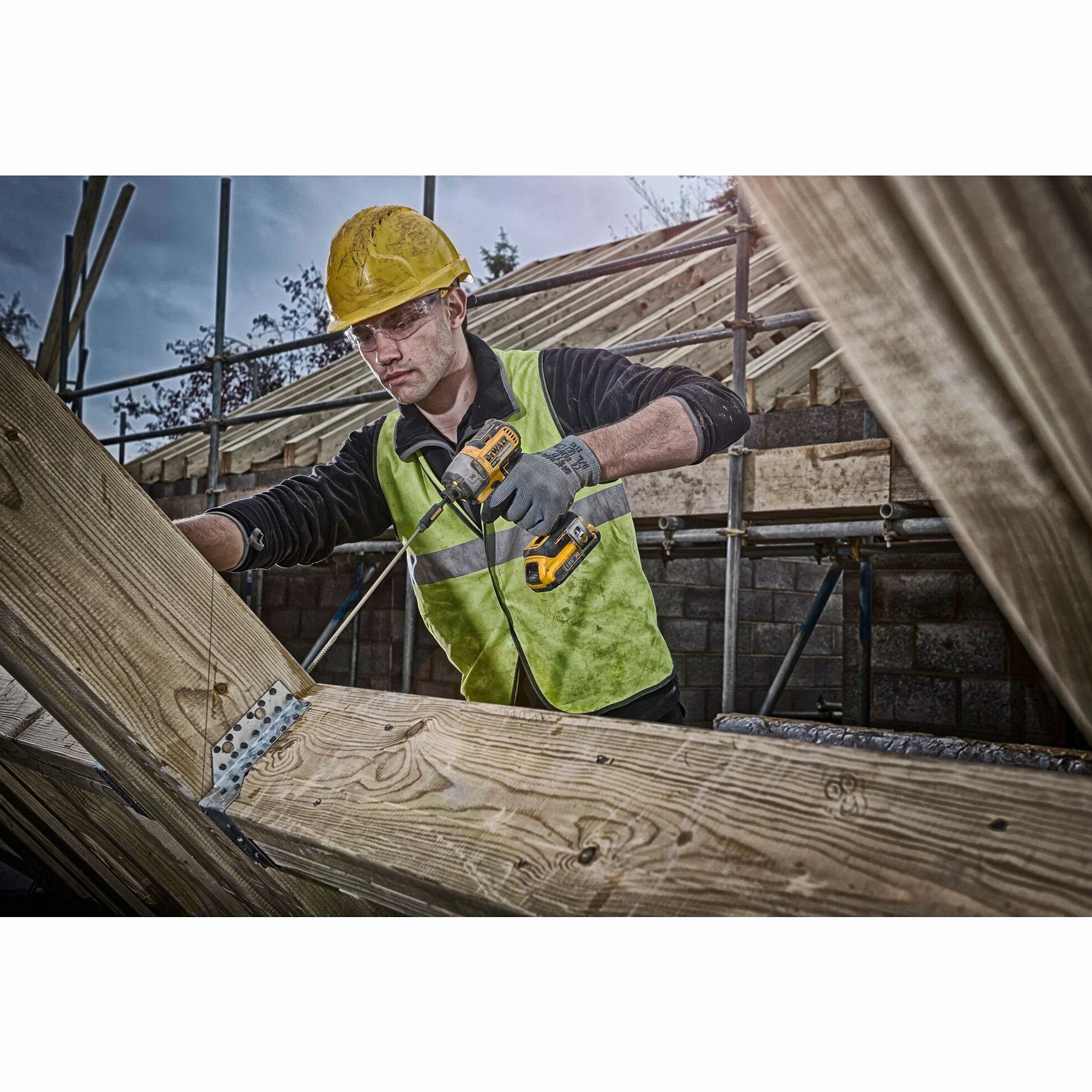 DEWALT DCF887NT-XJ - Atornillador Impacto sin escobillas XR 18V 1/4" 205Nm sin cargador/batería con maletín TSTAK