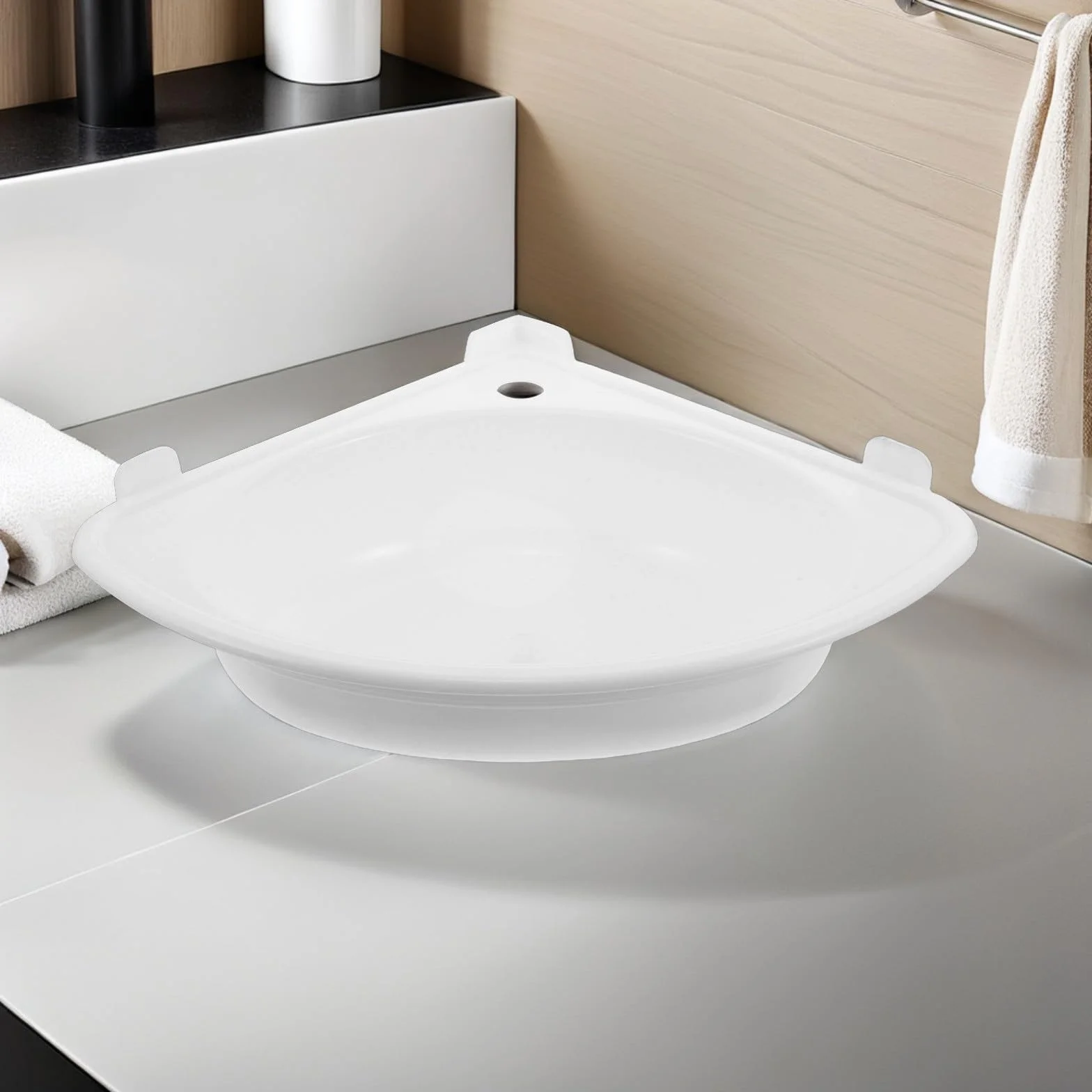 Lavabo triangular de pared de plástico 15,33 x 12,97 pulgadas con orificio para grifo.