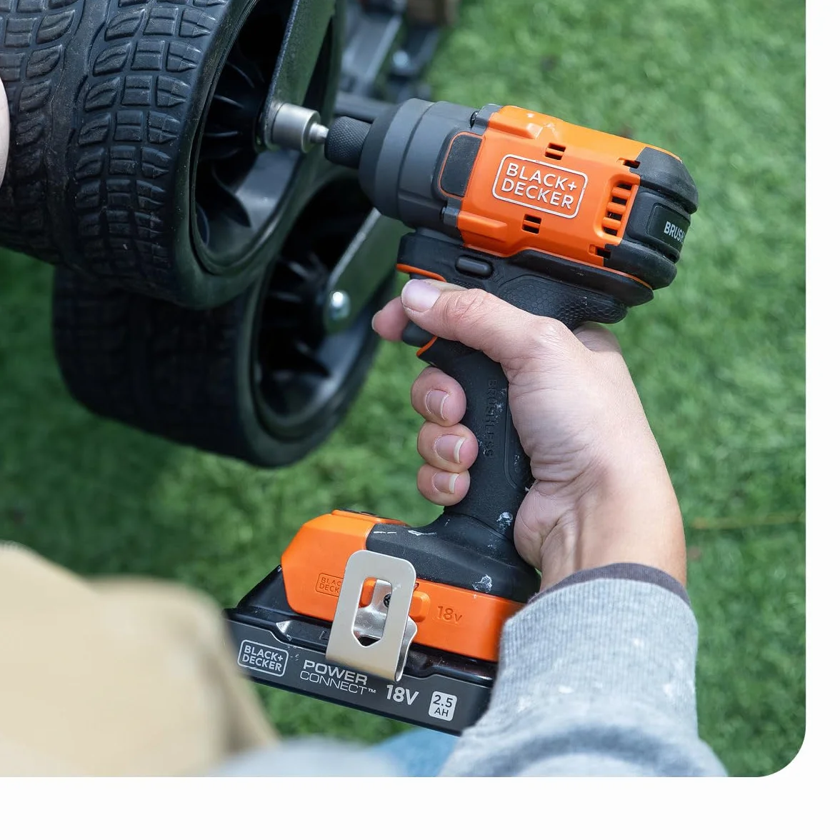 BLACK+DECKER Destornillador de impacto sin escobillas, unidad desnuda llave de impacto inalámbrica y 20 brocas, sin batería ni cargador, BLIM78NZ-XJ