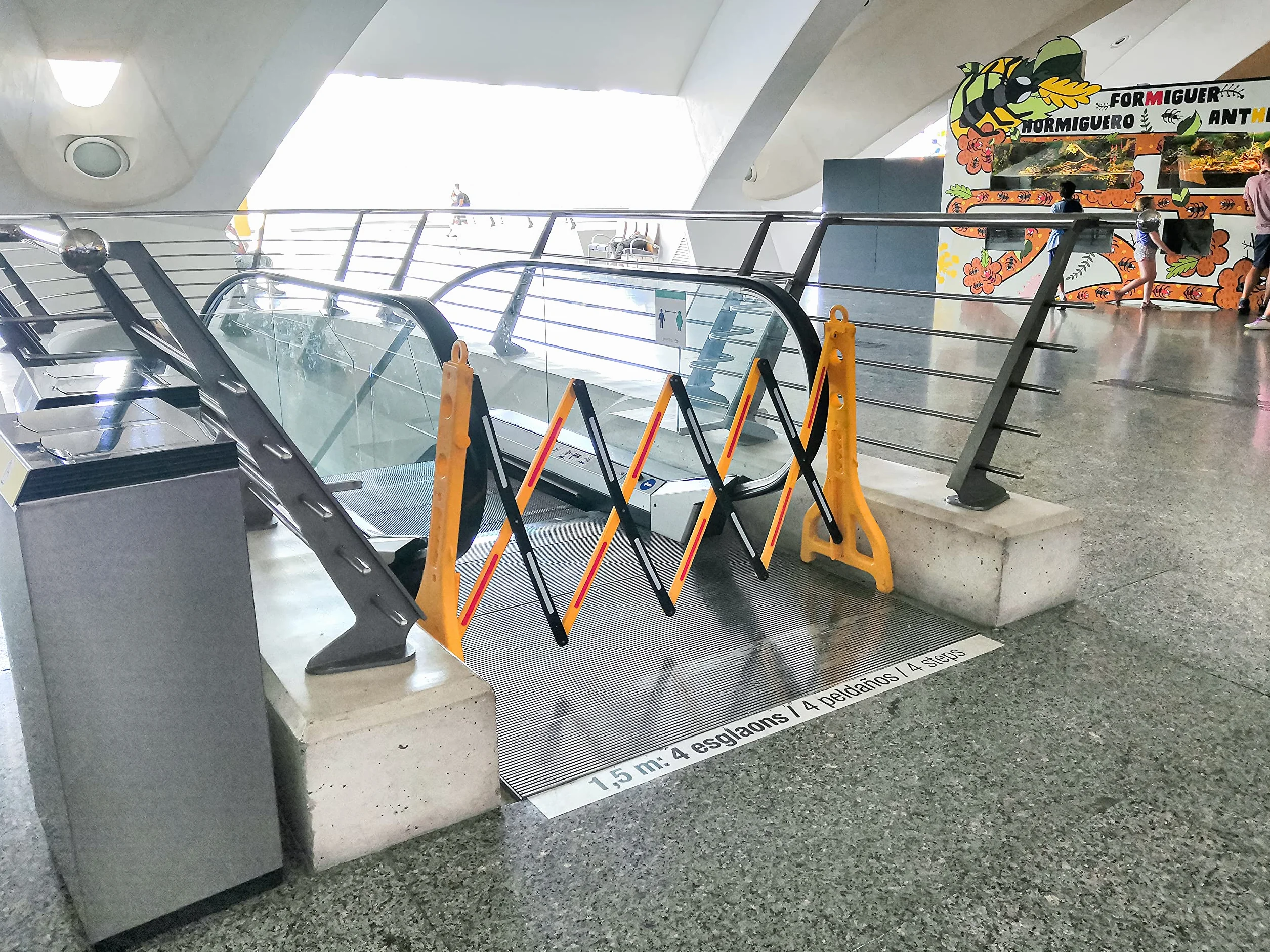 Valla extensible de plástico polipropileno amarilla y negra rellenable con agua 3 unidades