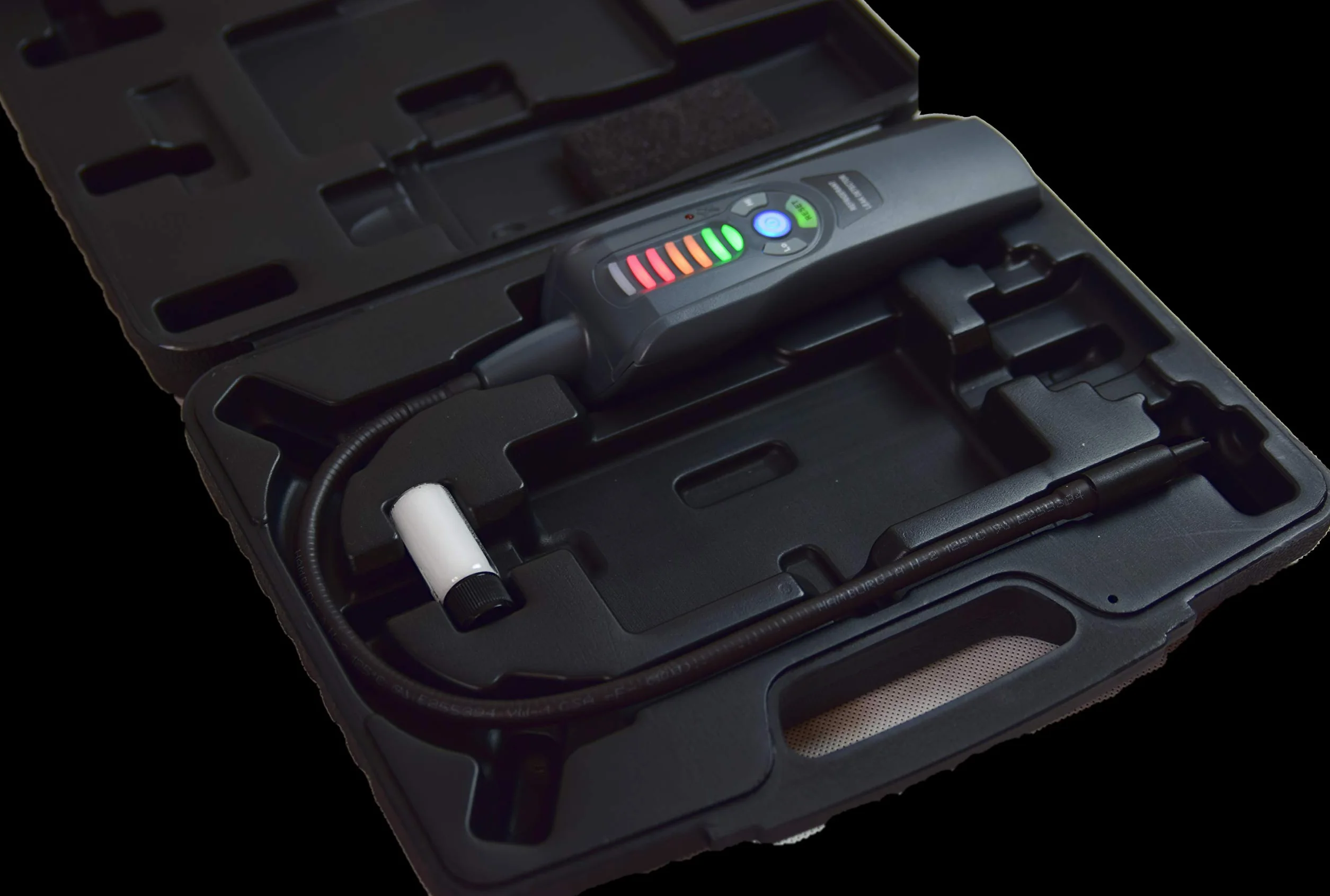 Detector electrónico de fugas de gas con bomba de succión para aire acondicionado de coche