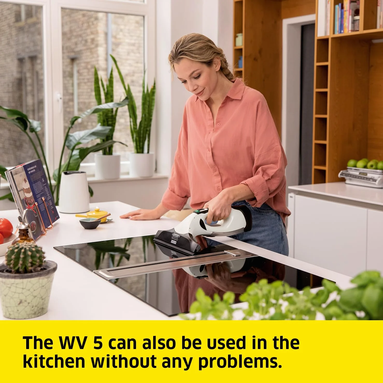Kärcher Window Vac WV 5 Plus, tiempo de funcionamiento de la batería: 35 min, batería extraíble, pantalla LED para el estado de la batería, boquilla de succión: 280 mm, botella de spray con paño de