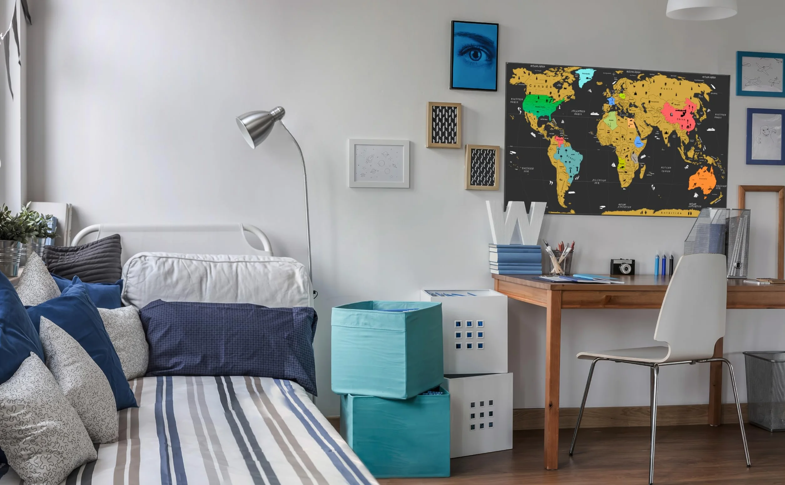 WIDETA Mapa del mundo a rascar en español 82 x 43 cm Póster gran formato con Mapa de España adhesivos y herramienta de rascado