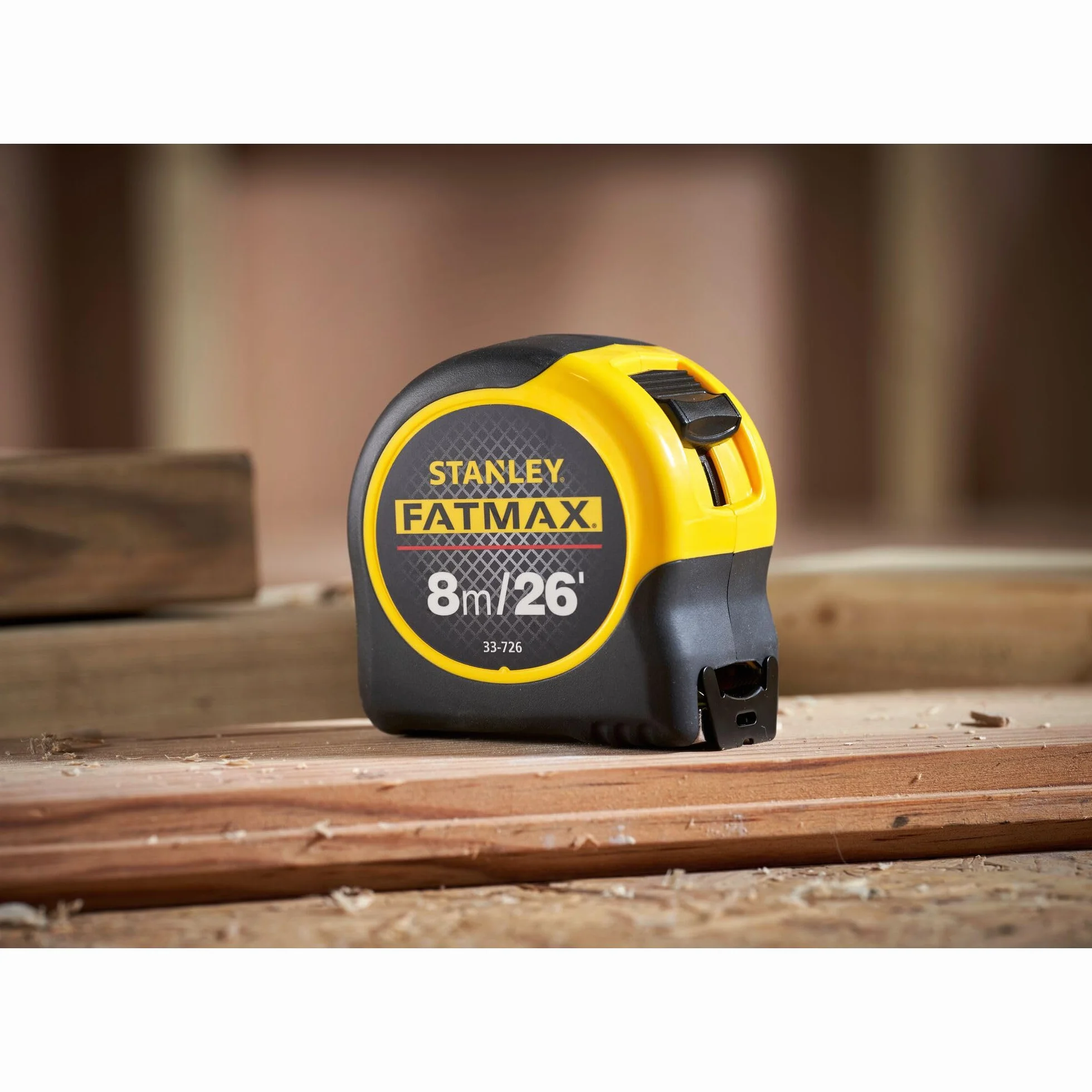 STANLEY FATMAX Flexómetro Blade Armor, Cinta metríca de largo 8m x ancho 32mm, Caja Bimateria Antideslizante, Recubrimiento Mylar antiabrasión y anticorrosión, 0-33-726