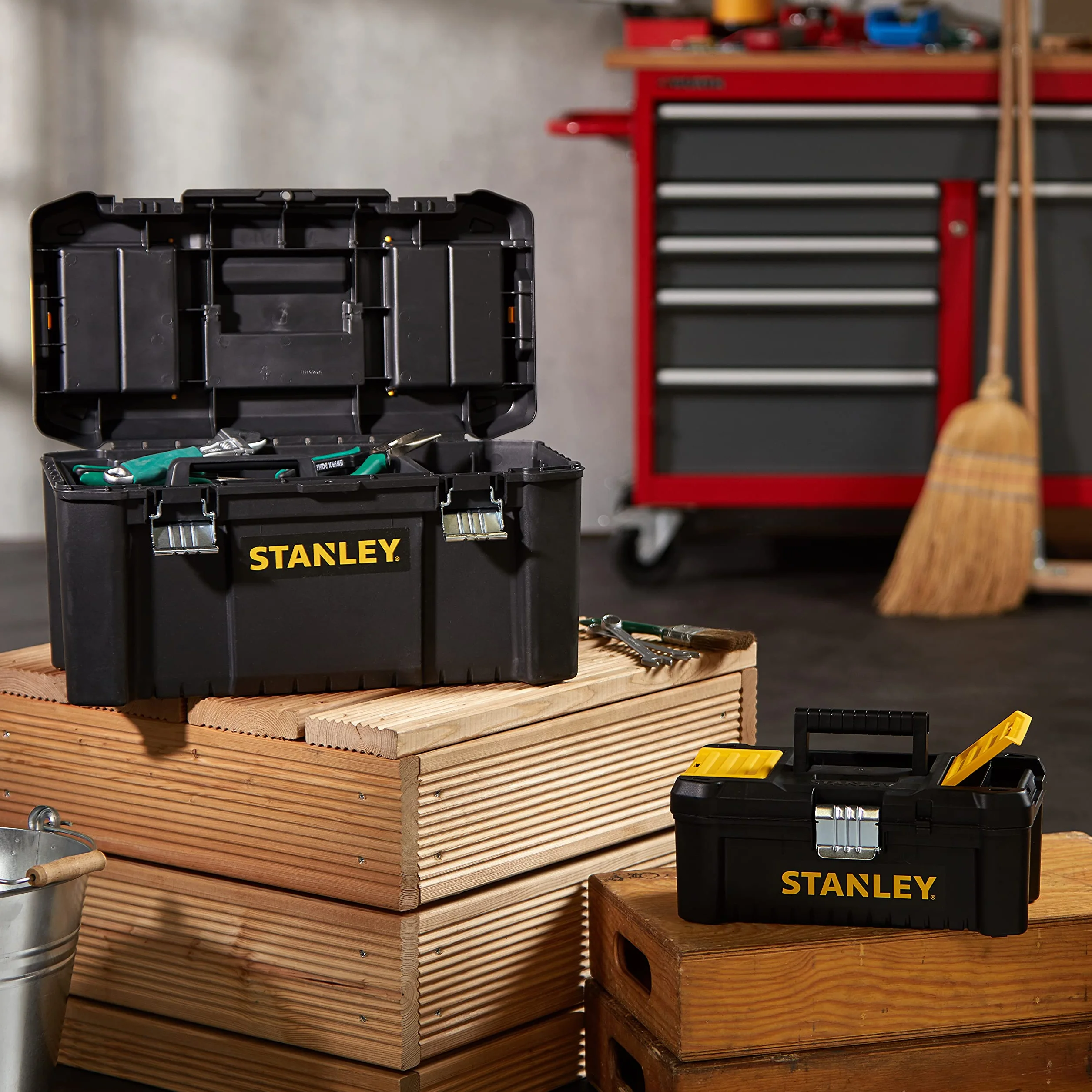 STANLEY Bonus Pack 2 Cajas de herramientas de plástico 12.5"/32cm + 19"/48cm, Cierres de metal, Asa ergonómica, Organizadores integrados en las tapas, STST1-75772