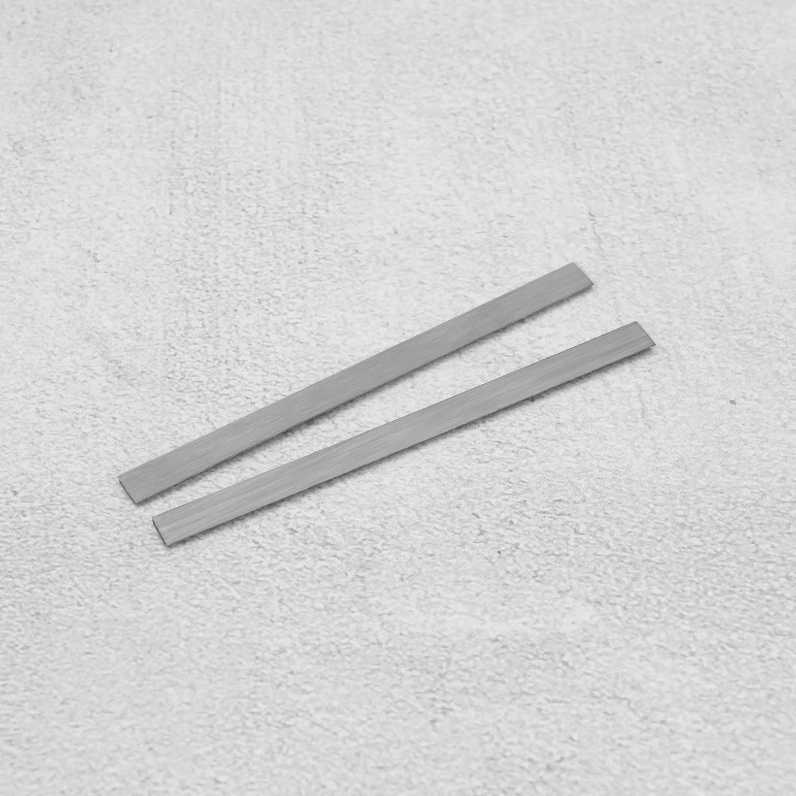 SG Store 4 Piezas Cuchillas Cepilladoras de Madera de Acero de Alta Velocidad Reversibles Compatible con Bosch PHO 20-82/PHO 100/GHO 40-82 C Cuchillas Cepilladoras de Carburo 82x5,5x1,1mm