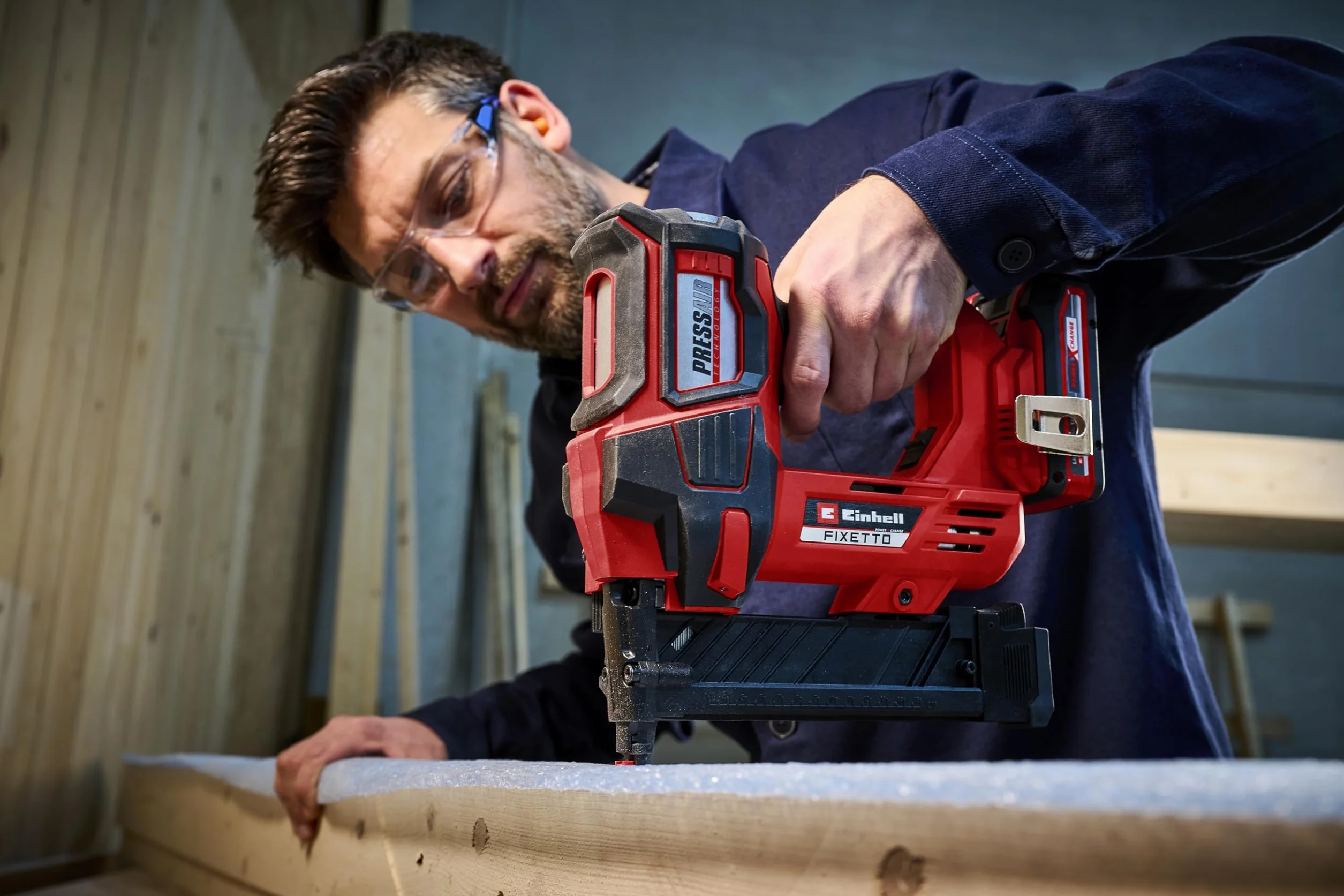 Einhell Professional clavadora con baterías FIXETTO 18/40 S Power X-Change (18 V, 60 tiros/min, máx. 40 mm de longitud de clavo, tiro individual / en serie, incl. 500 clavos, sin batería)