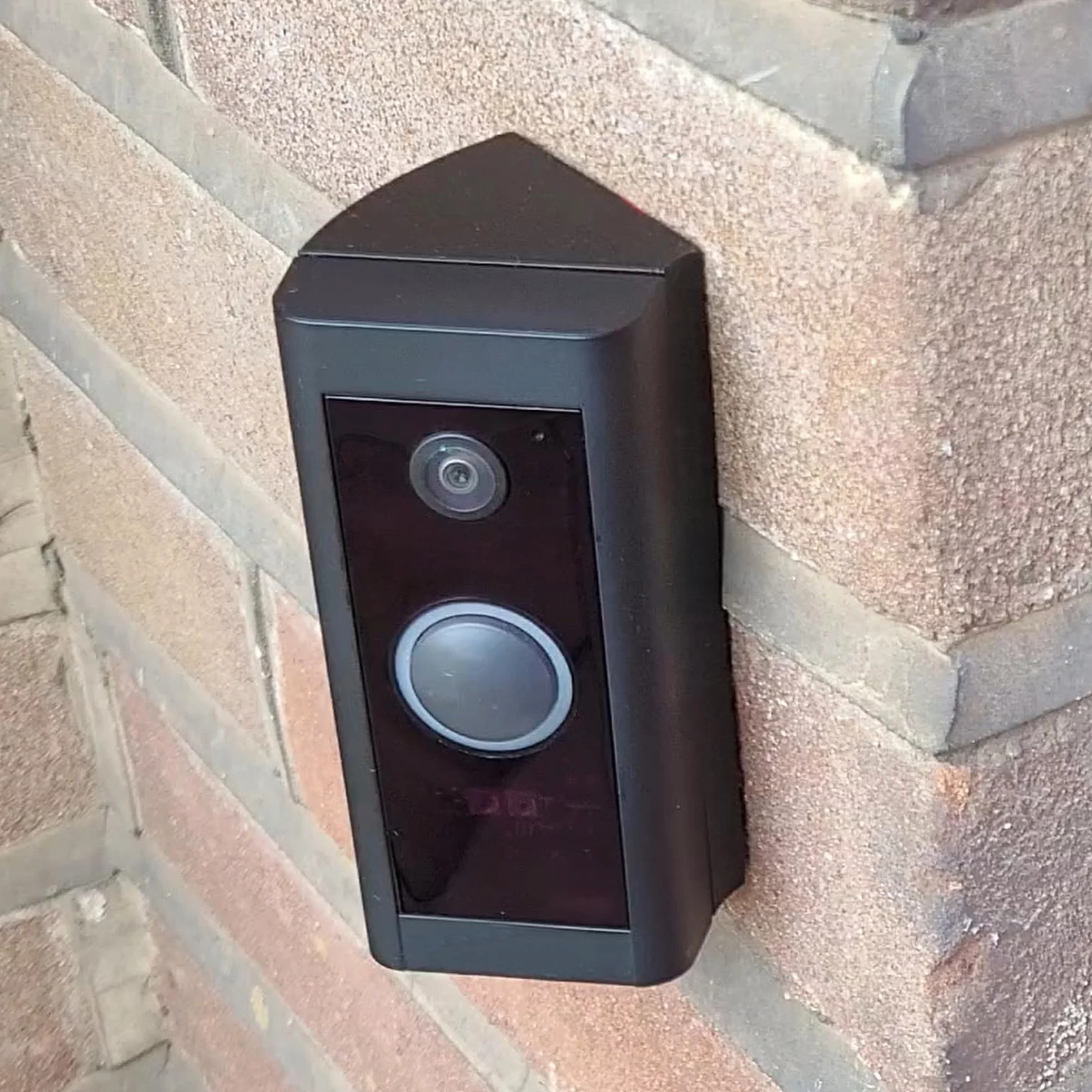 Compatible con RingWired | Soporte de montaje en esquina | Ángulo de 45° | Ajuste delgado, fuerte