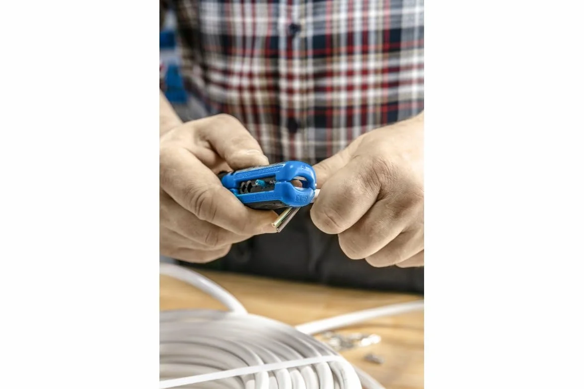 Högert Technik Herramienta pelacables profesional de 122 mm, universal, 0,5 – 6,0 mm, herramienta electricista, pelacables