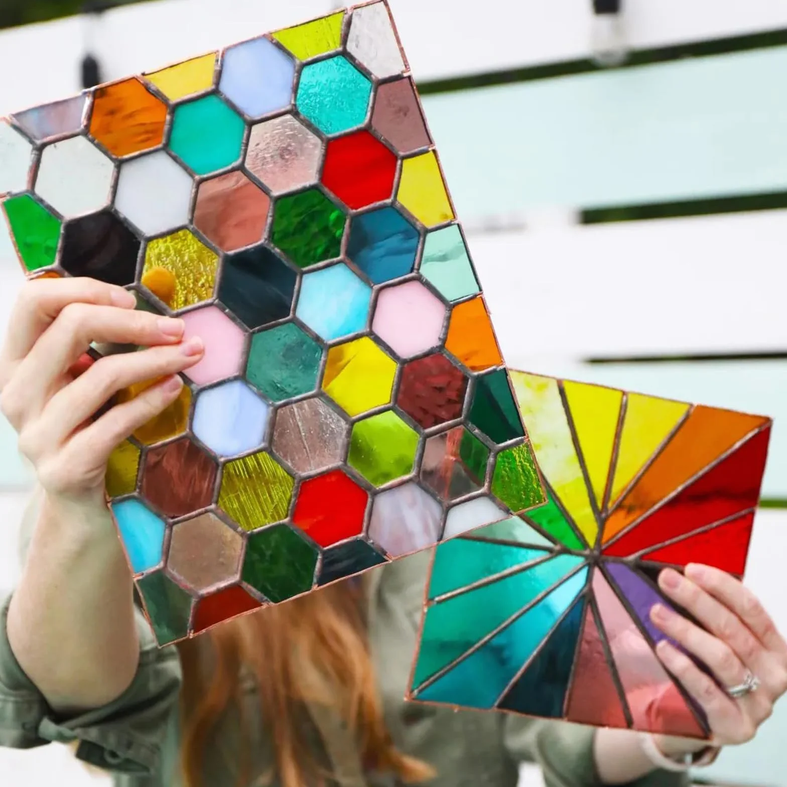 12 hojas de vitrales, 10,2 x 15,2 cm, suministros de vidrio de catedral de colores totalmente transparentes para proyectos de manualidades, variedad de arte de mosaico, colores mixtos, iridiscentes