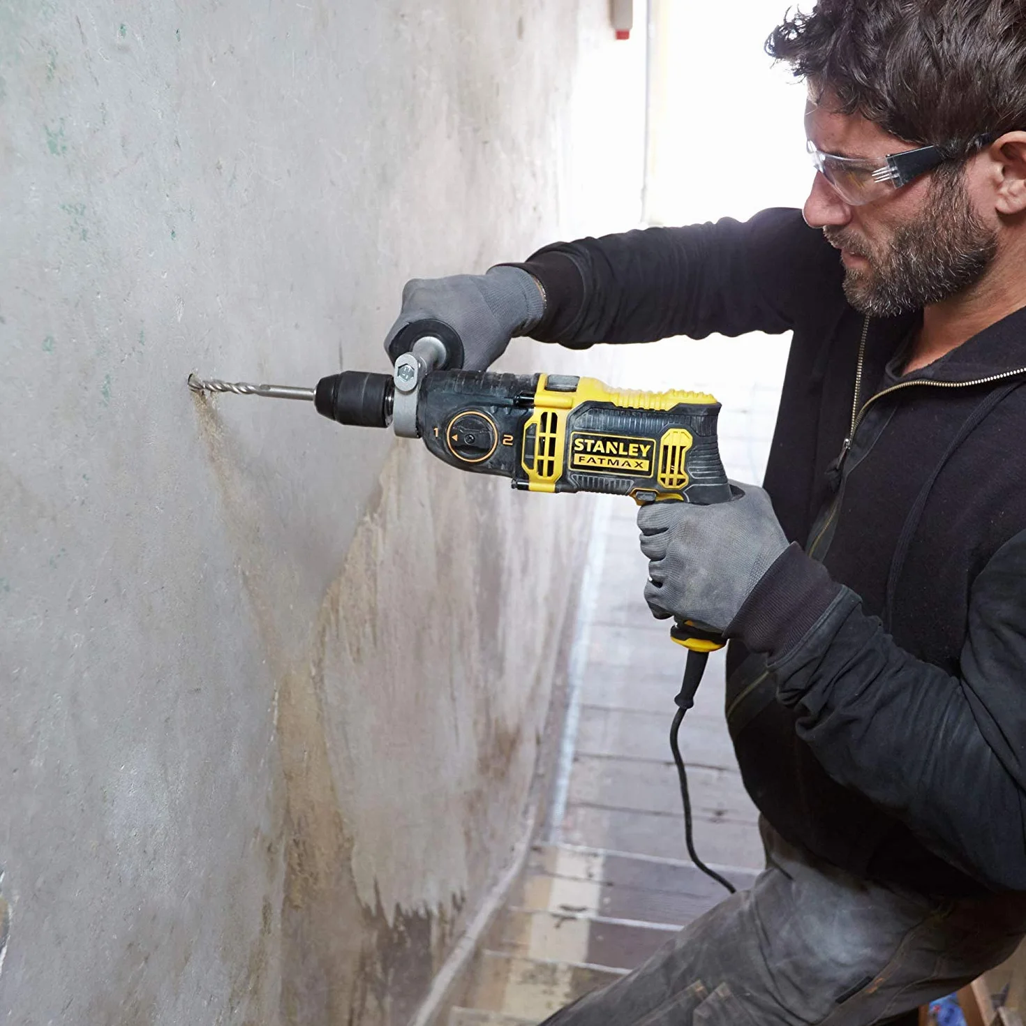 STANLEY FATMAX - Taladro Percutor con Cable de 1.100W, Porta Brocas Metálico Automático de 13 mm, 54.400 IPM, con Maletín y Empuñadura Lateral, FMEH1100K-QS