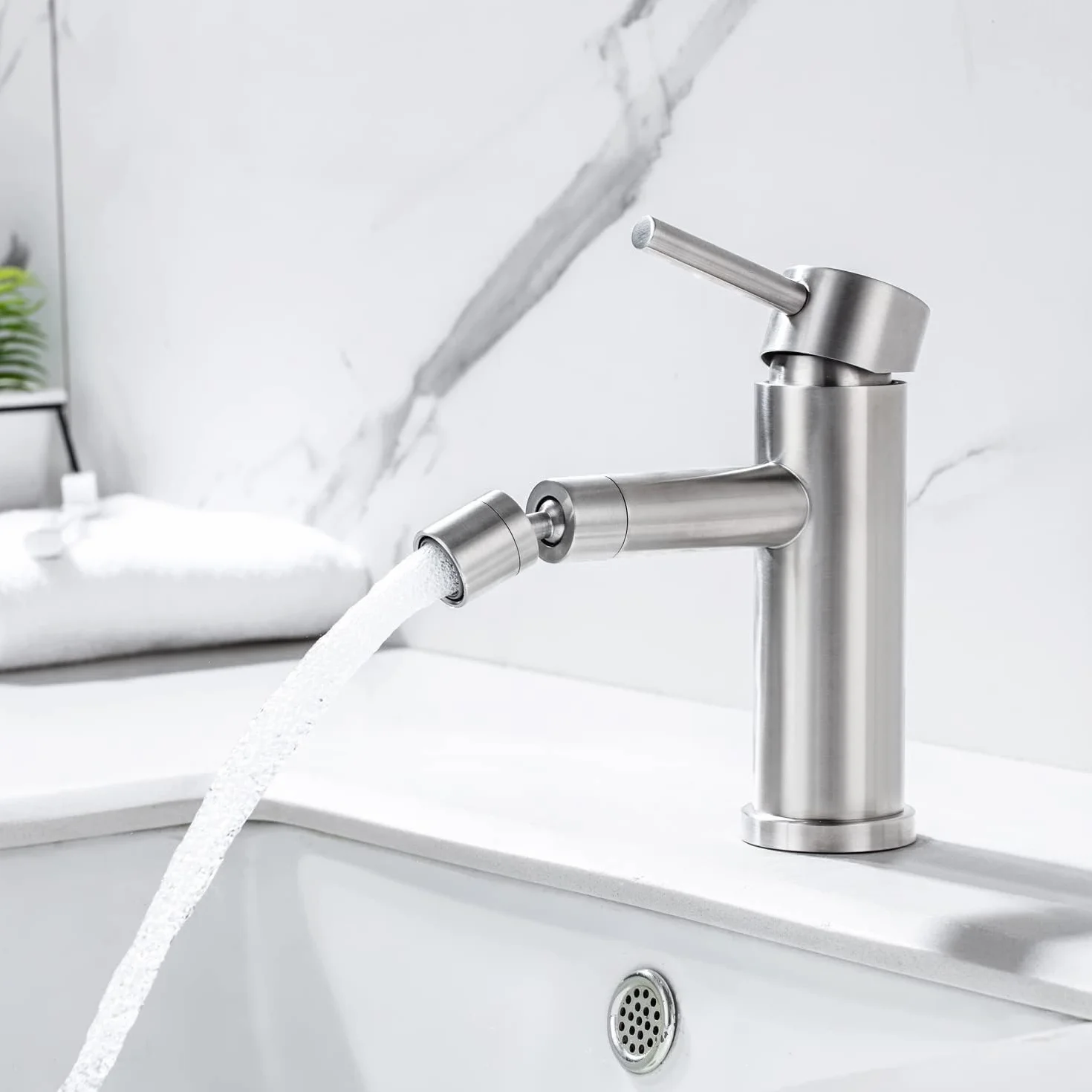 ONECE Grifo para Lavabo y Bidé, Mezclador de Baño con Rociador de Caño Giratorio, Grifería Monomando Cepillado, Aireador Extraíble, Agua Fría y Caliente, Acero Inoxidable 304